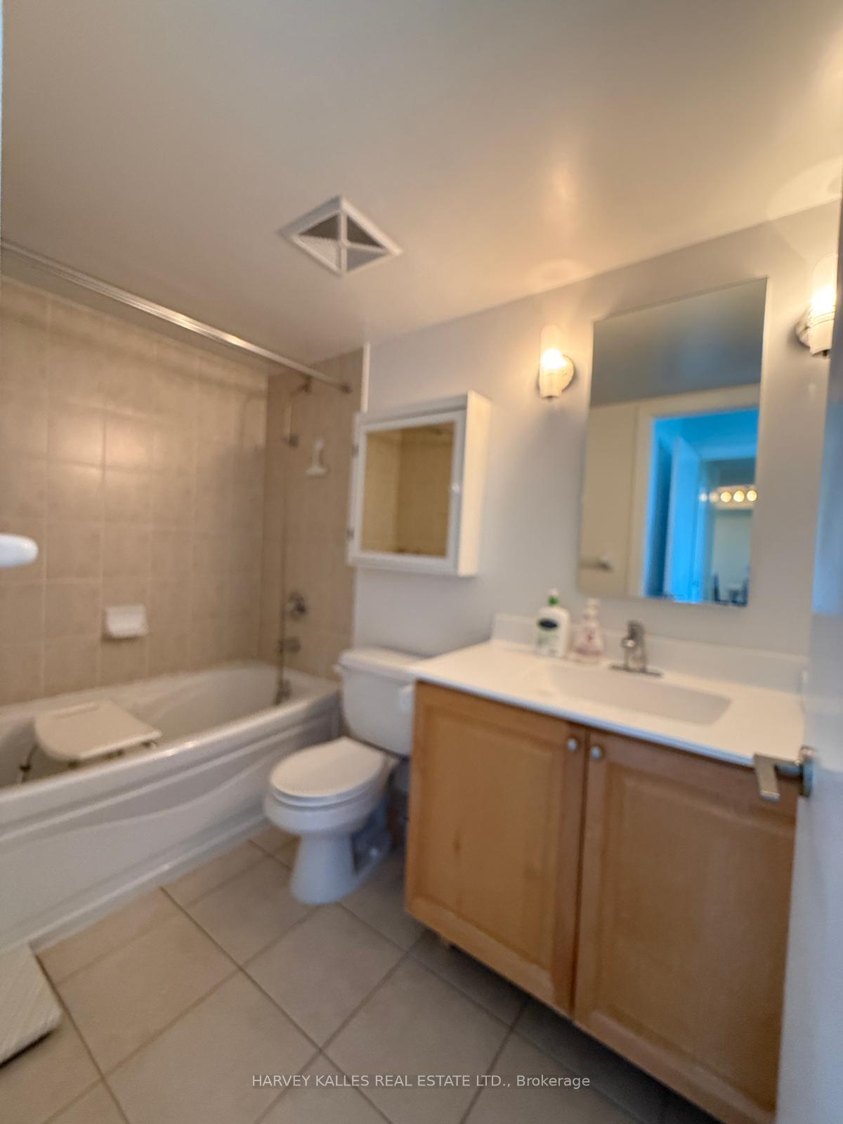 238 Bonis Avenue 1915, Toronto Unit: 1915