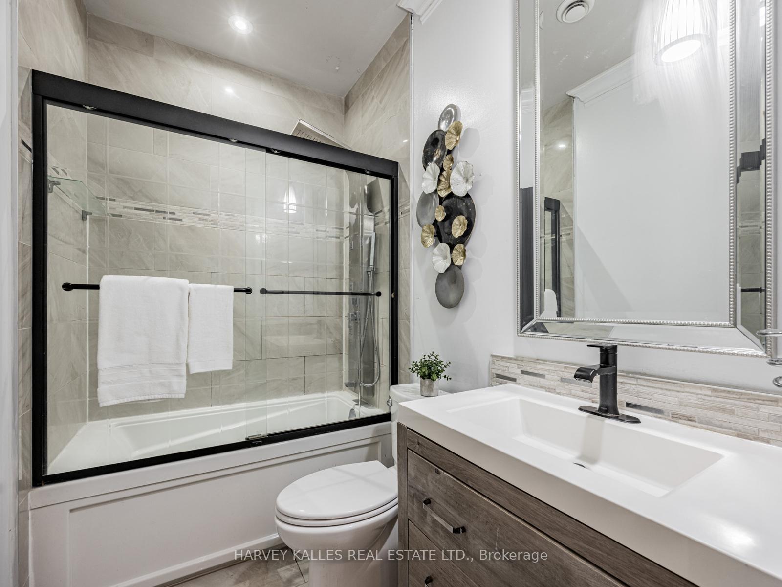 2351 Kennedy Road 126, Toronto Unit: 126
