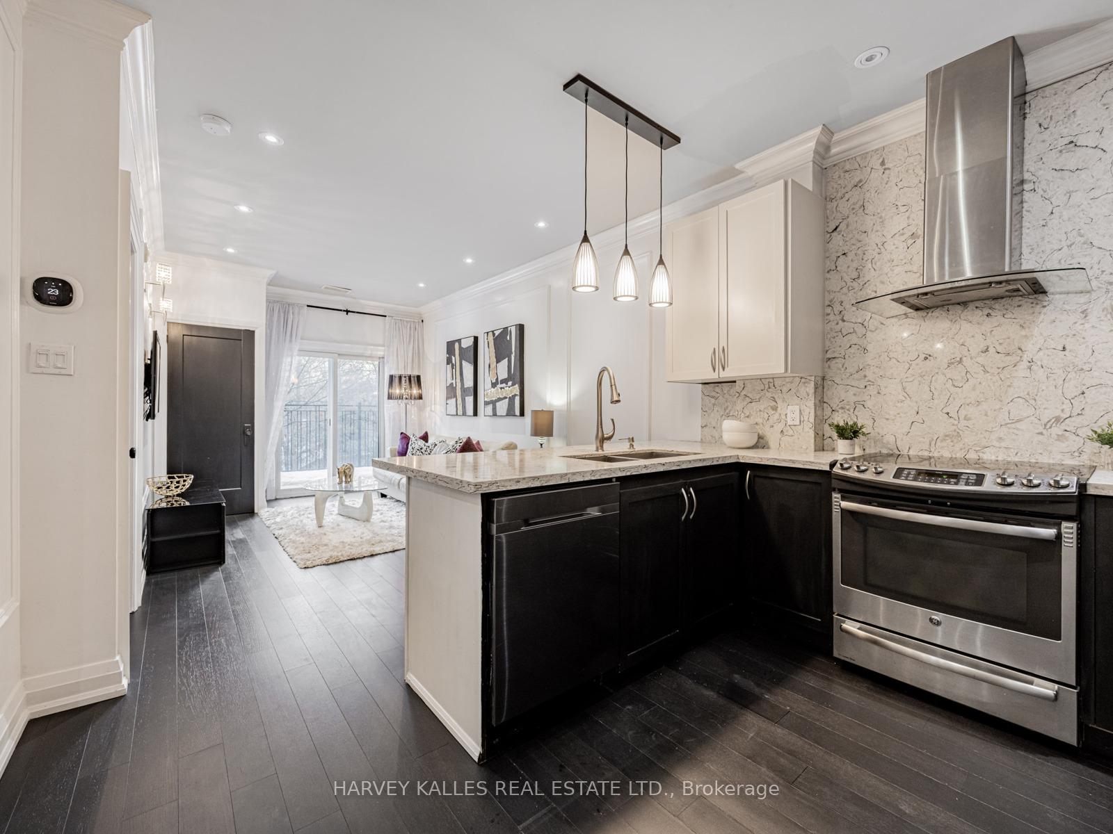 2351 Kennedy Road 126, Toronto Unit: 126