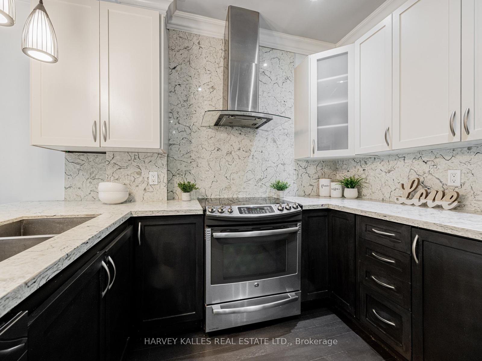 2351 Kennedy Road 126, Toronto Unit: 126