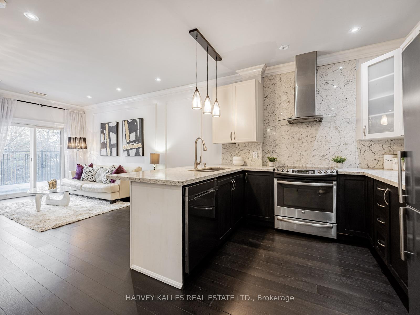2351 Kennedy Road 126, Toronto Unit: 126