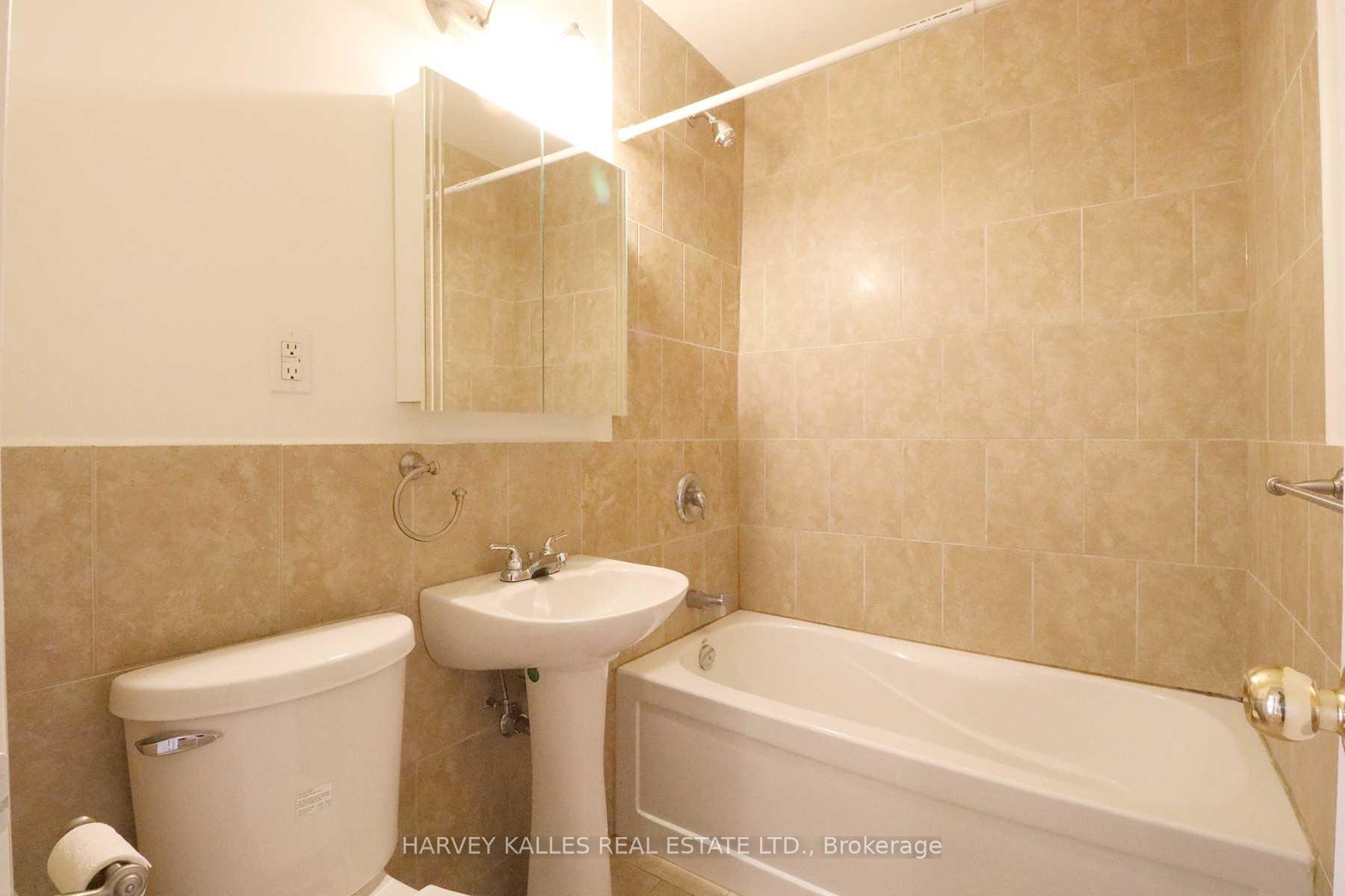 1751 Victoria Park Avenue 303, Toronto Unit: 303