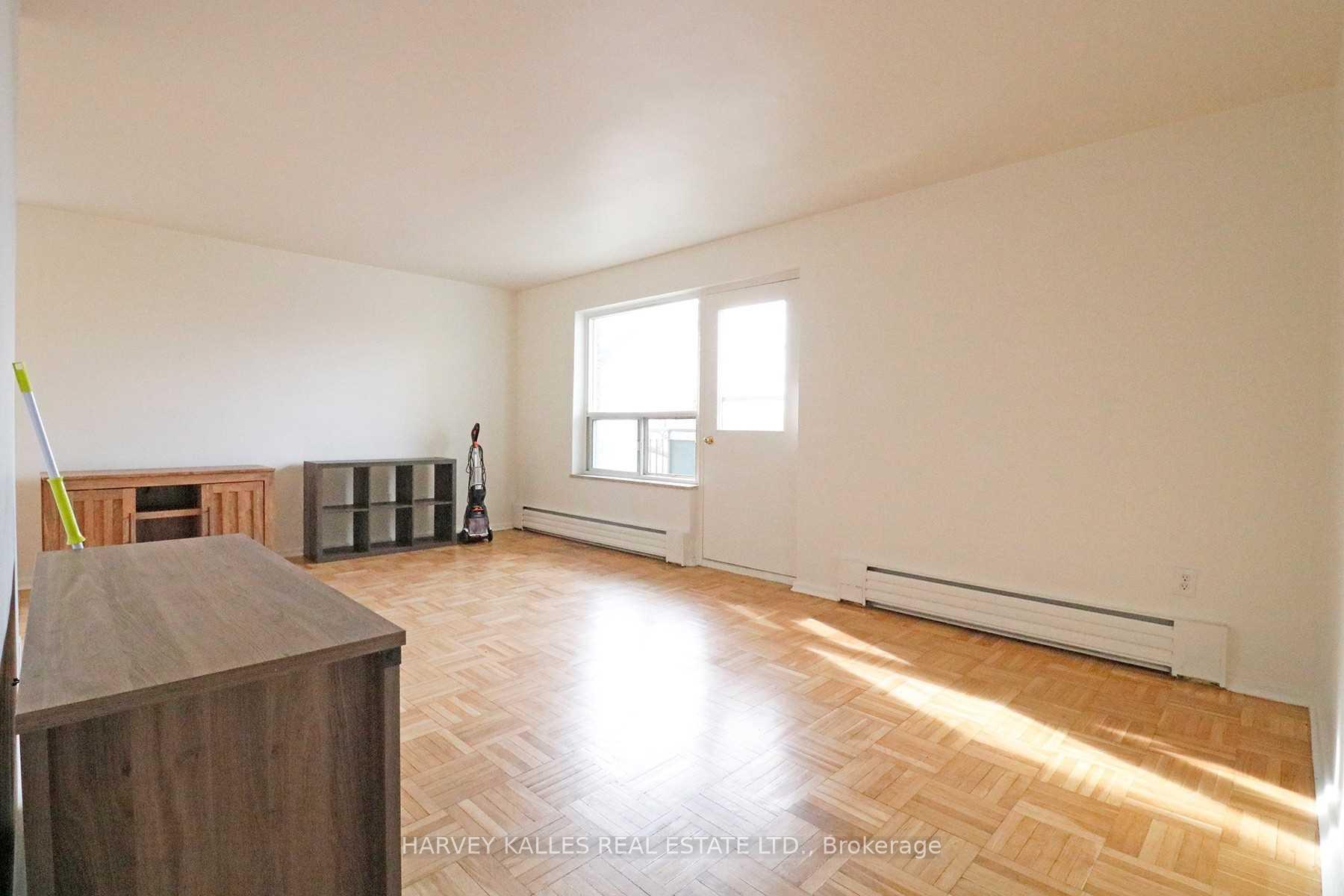 1751 Victoria Park Avenue 303, Toronto Unit: 303