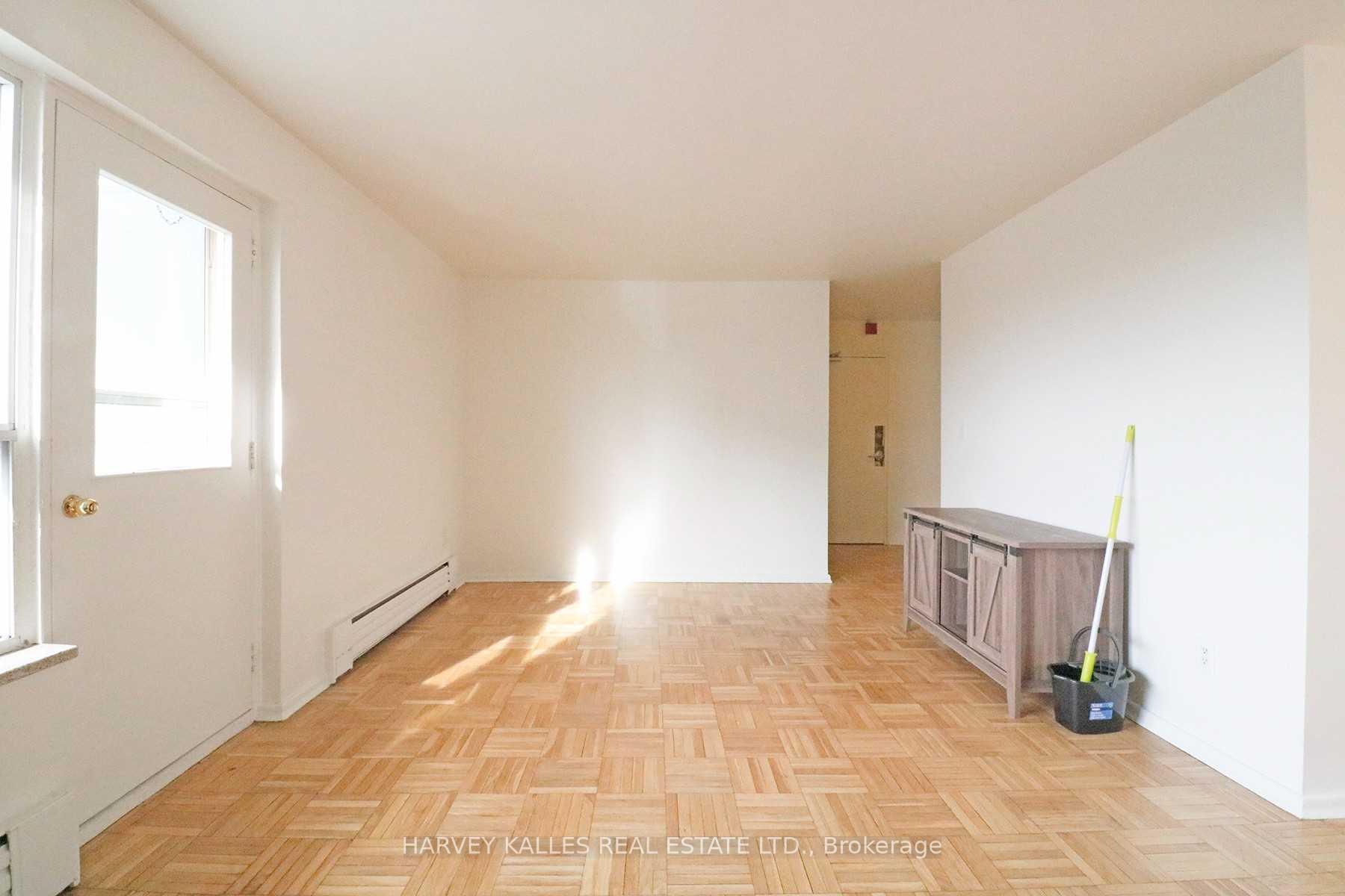 1751 Victoria Park Avenue 303, Toronto Unit: 303