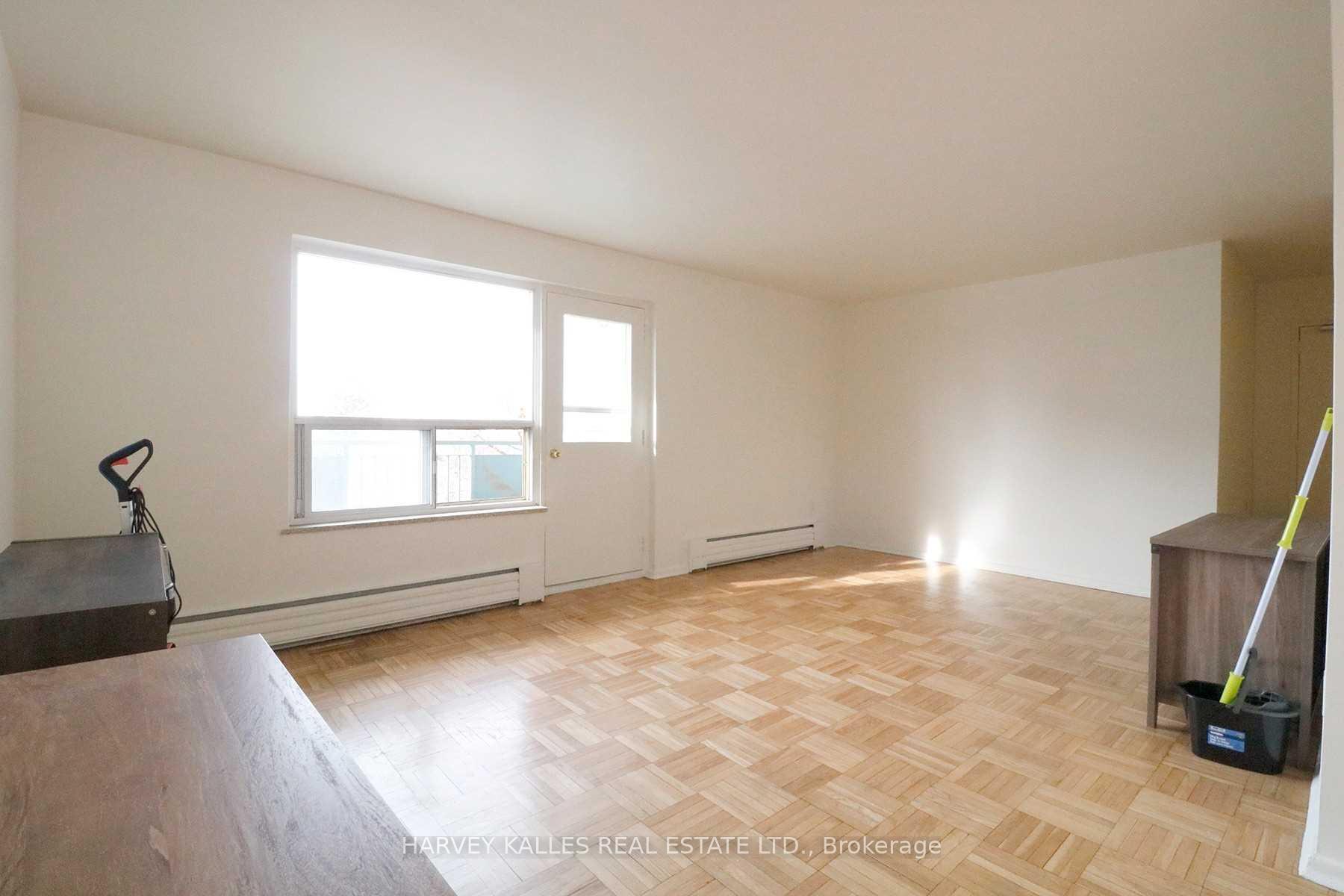 1751 Victoria Park Avenue 303, Toronto Unit: 303