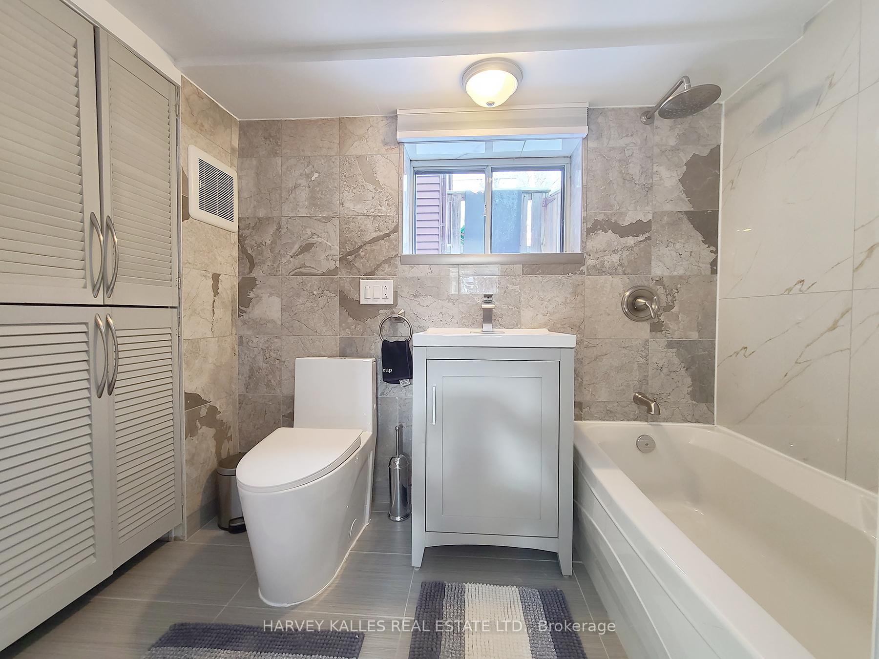 27 Hiawatha Road 5, Toronto Unit: 5