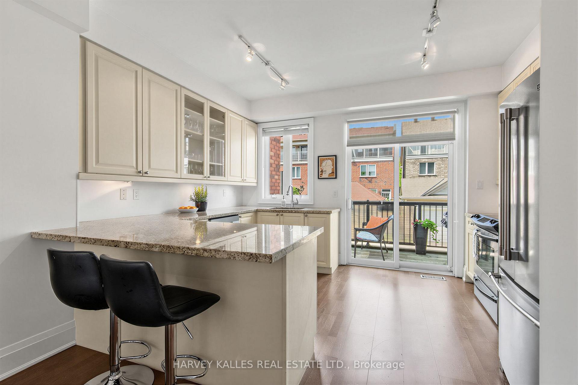18 Sargent Lane, Toronto