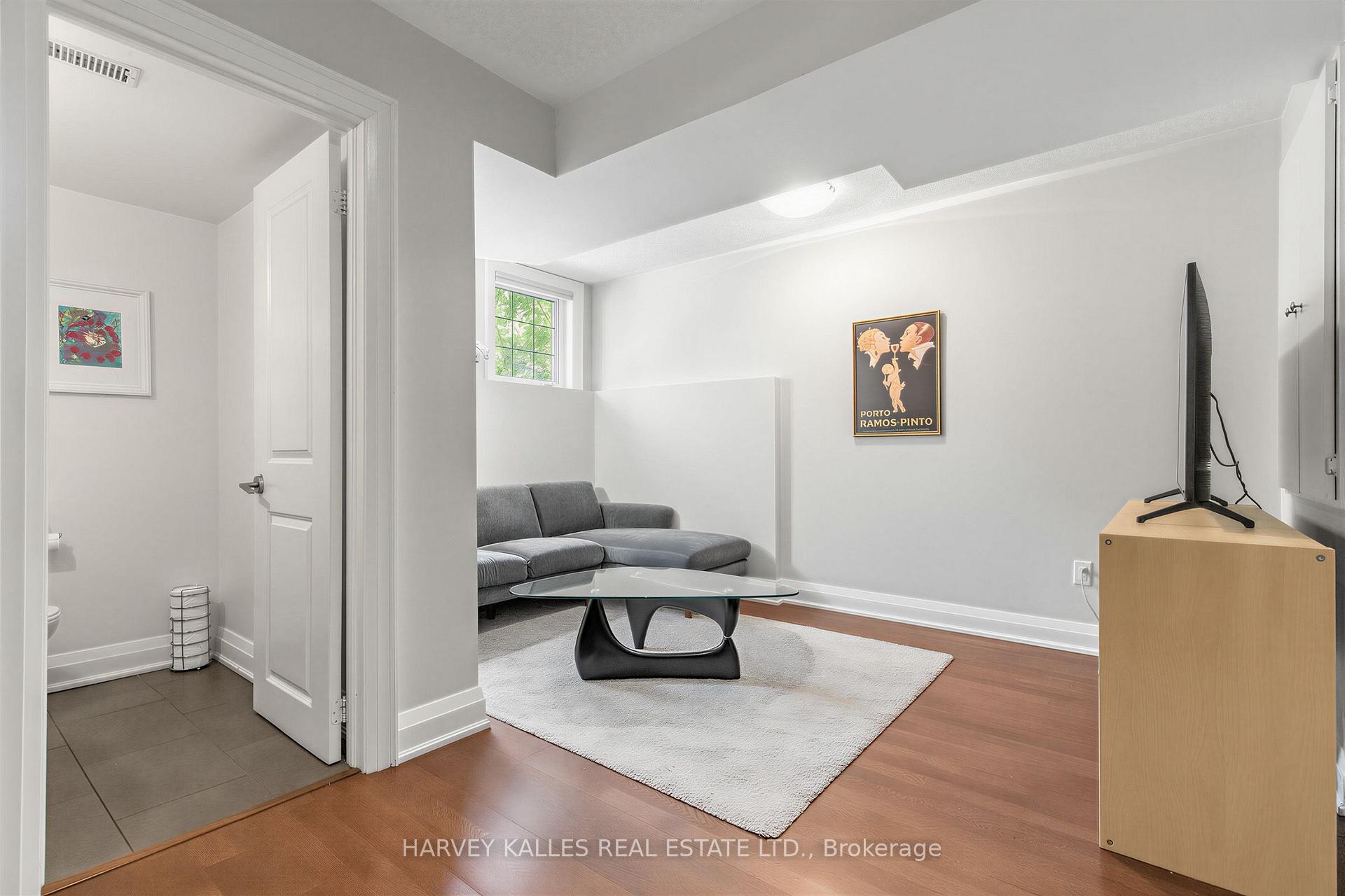 18 Sargent Lane, Toronto