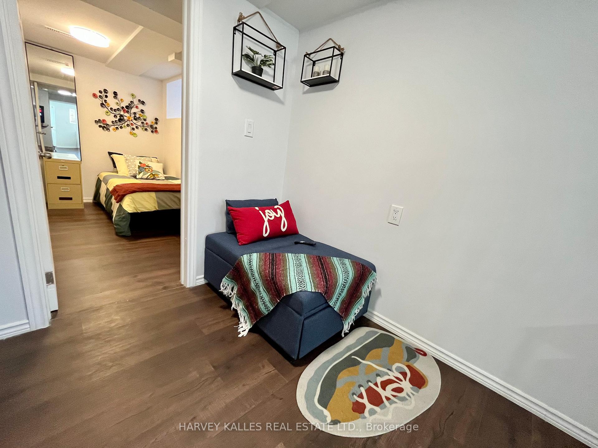26 Leyton Avenue Lower, Toronto Unit: Lower