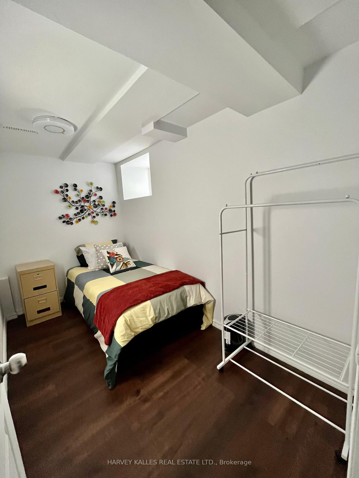 26 Leyton Avenue Lower, Toronto Unit: Lower