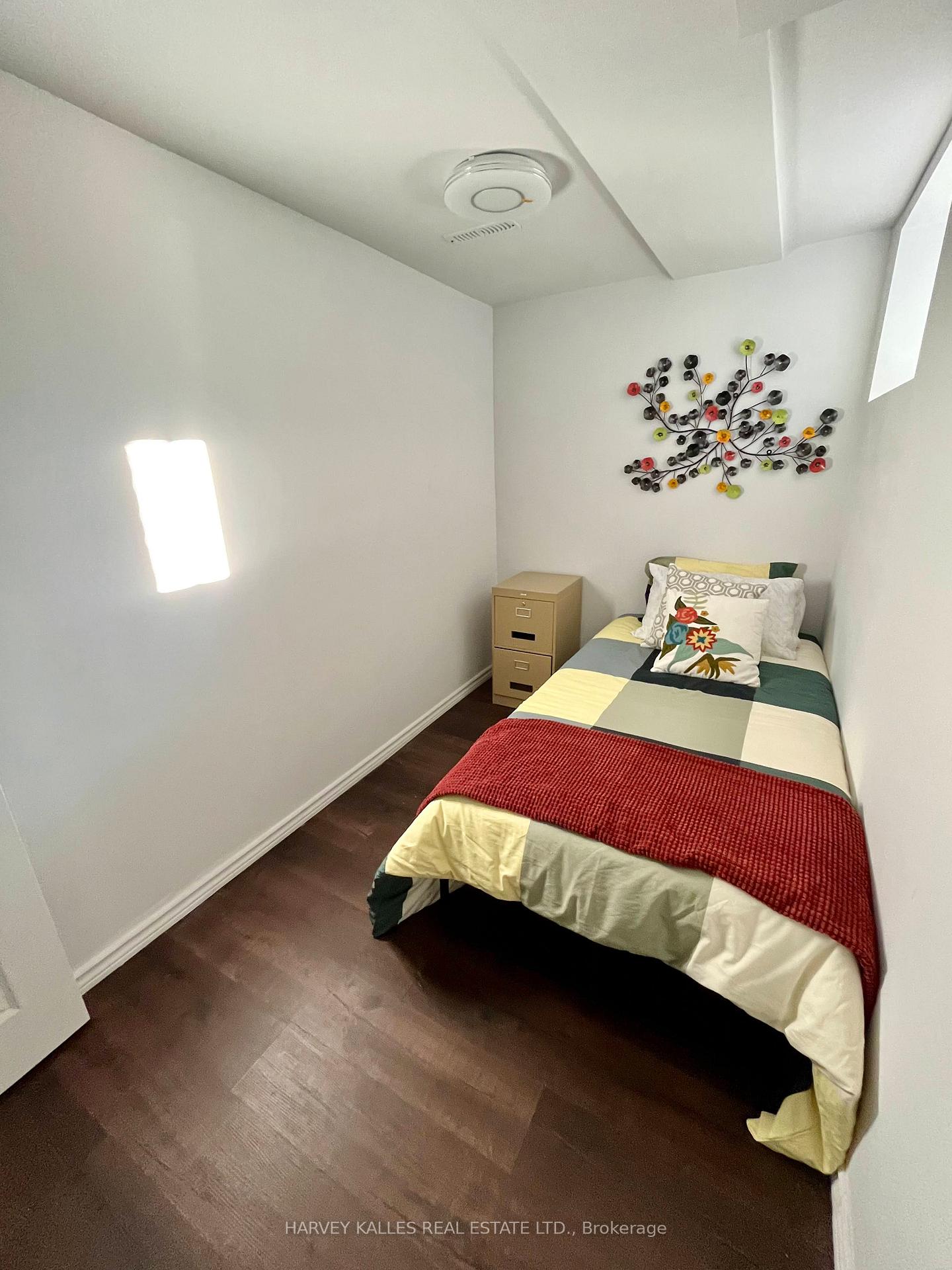 26 Leyton Avenue Lower, Toronto Unit: Lower