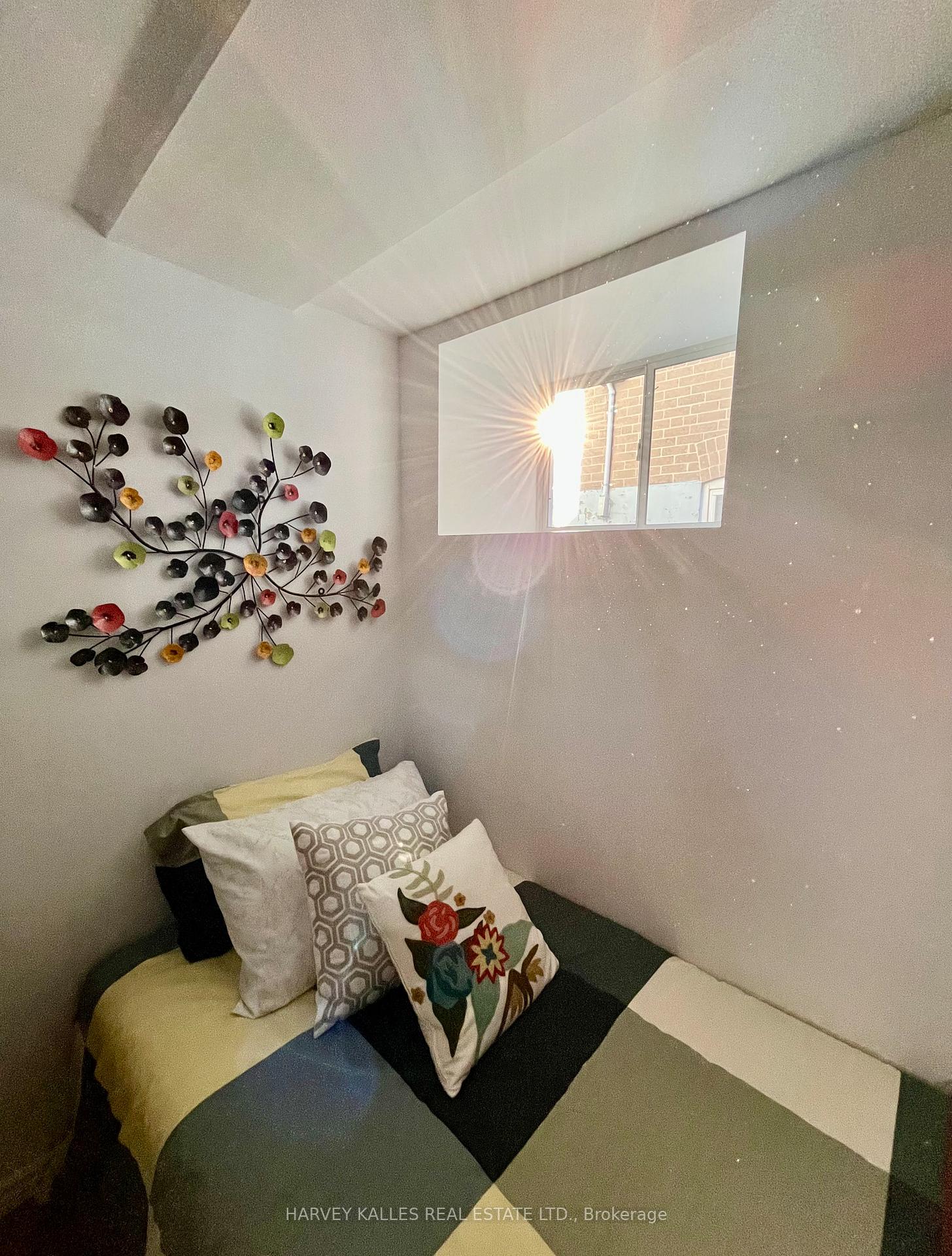 26 Leyton Avenue Lower, Toronto Unit: Lower