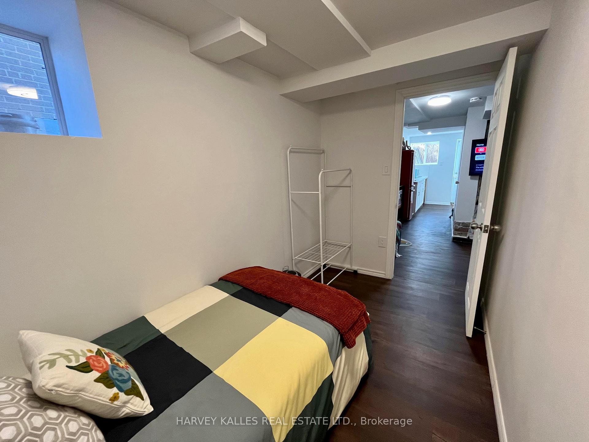 26 Leyton Avenue Lower, Toronto Unit: Lower