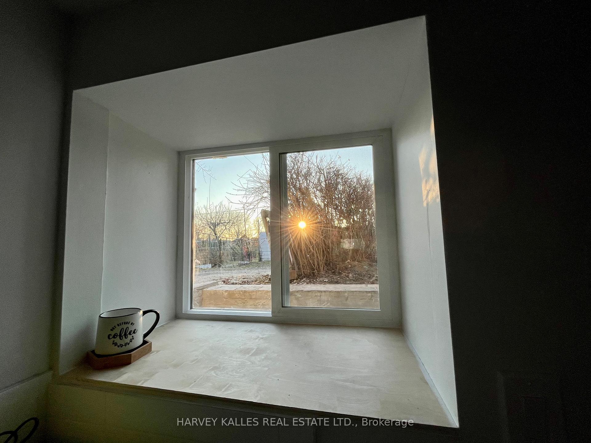 26 Leyton Avenue Lower, Toronto Unit: Lower