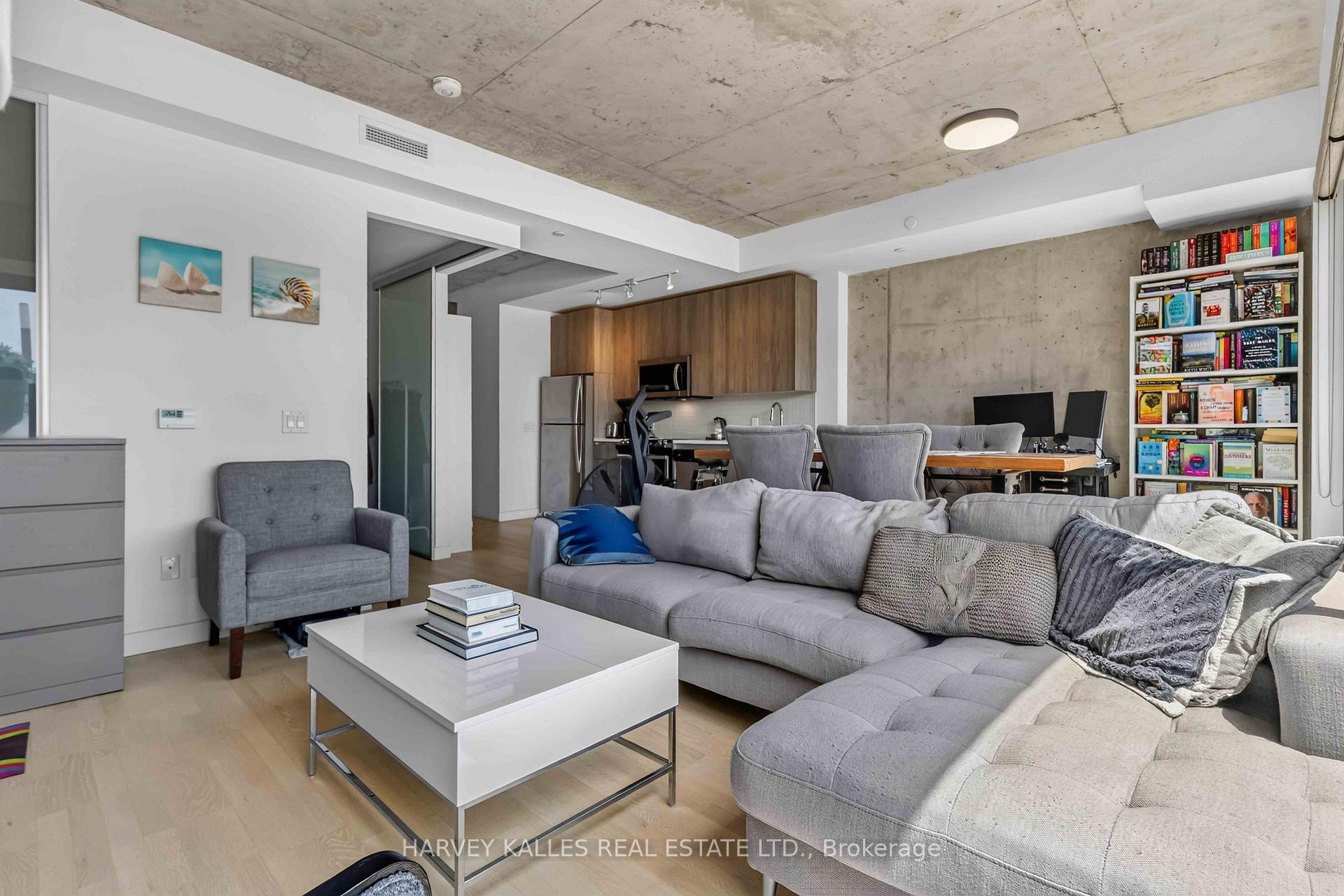 246 Logan Avenue 325, Toronto Unit: 325