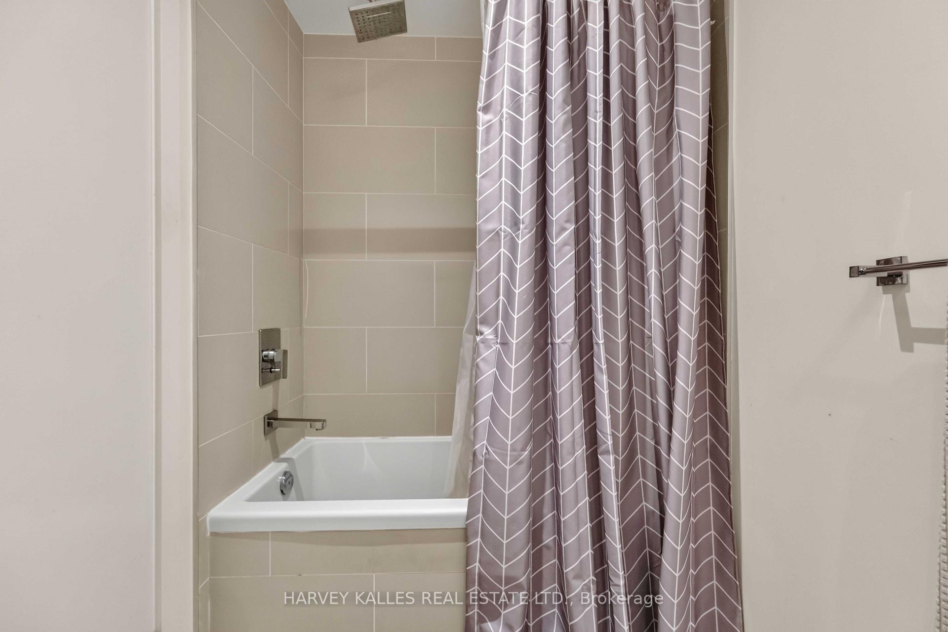 246 Logan Avenue 325, Toronto Unit: 325