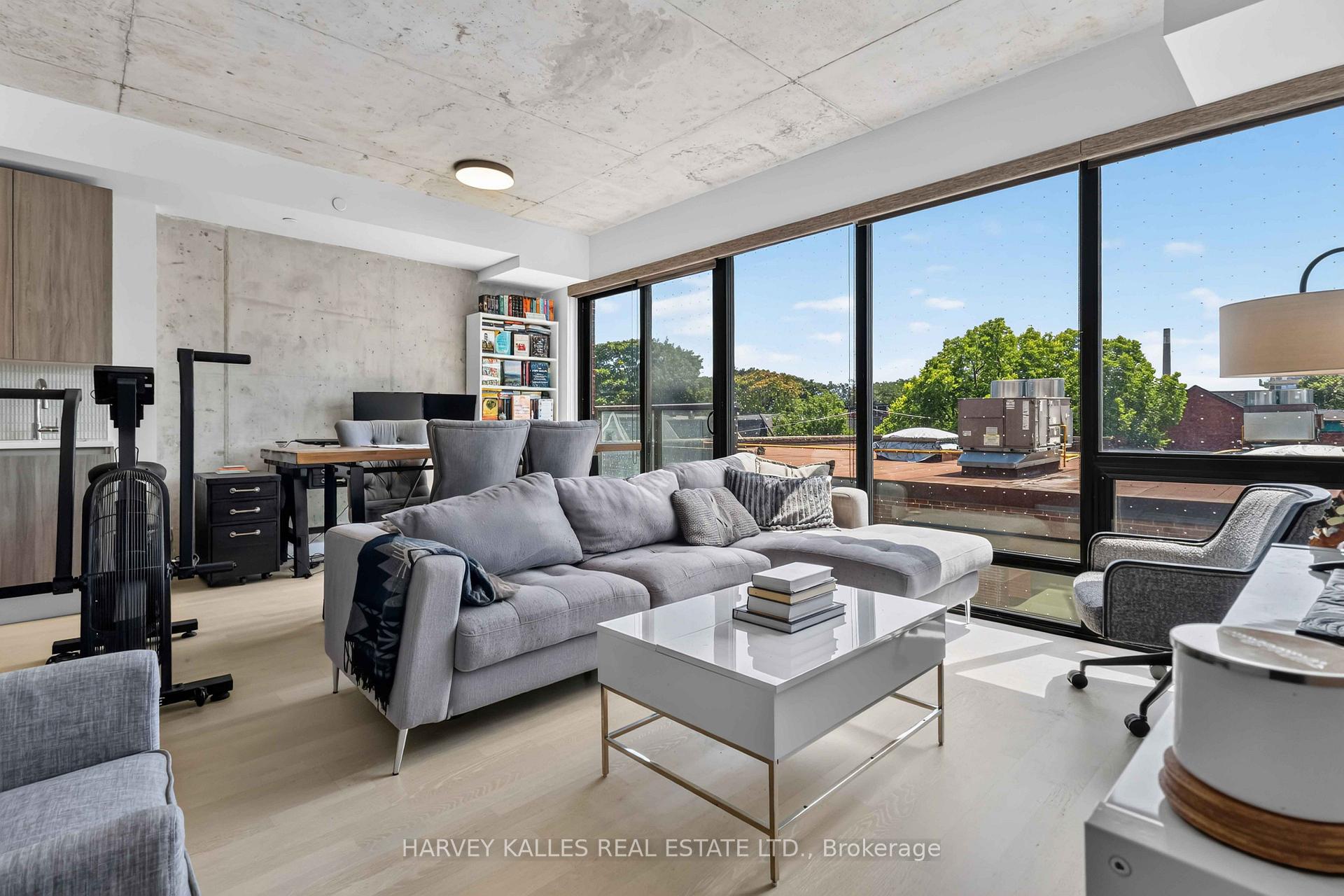 246 Logan Avenue 325, Toronto Unit: 325