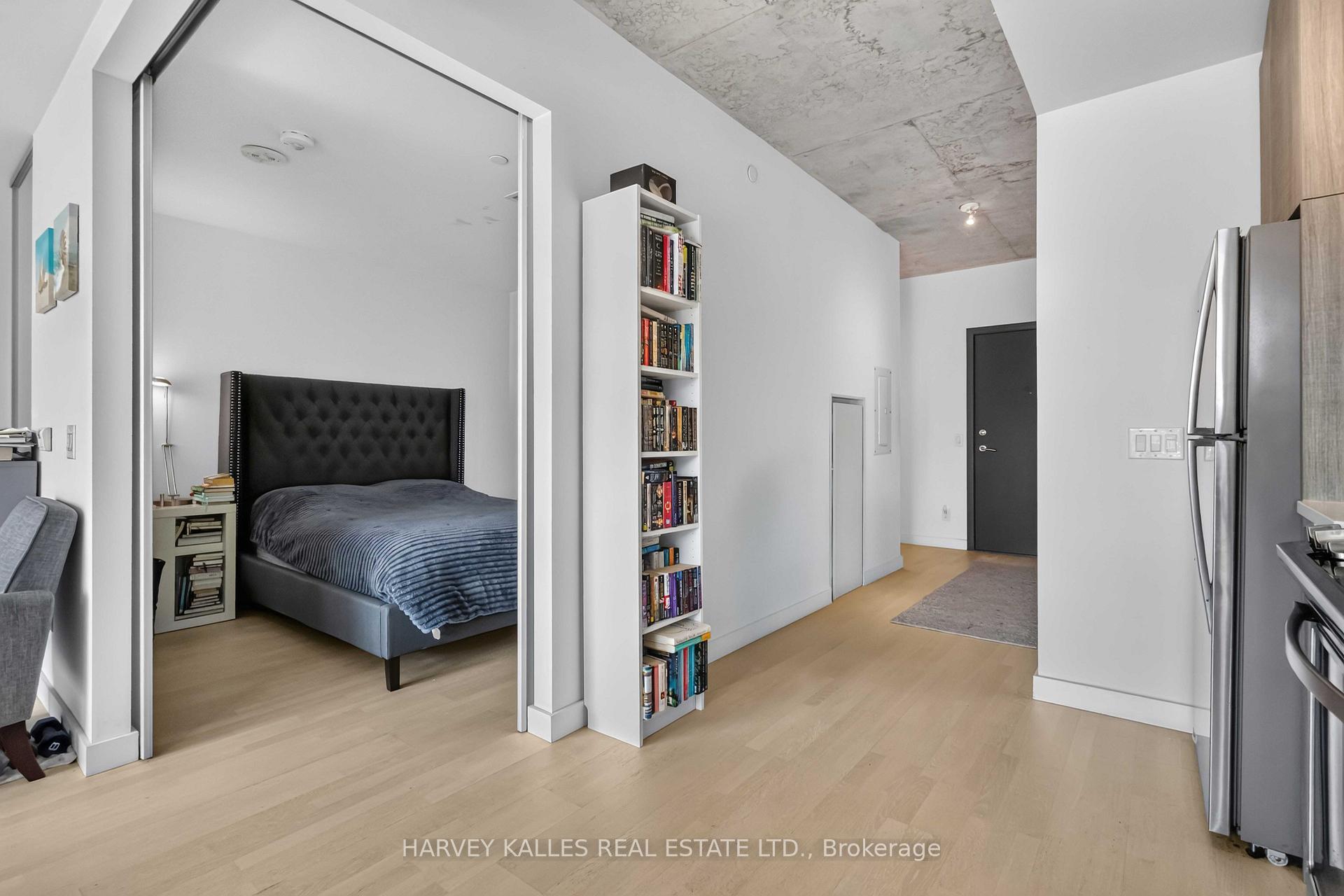246 Logan Avenue 325, Toronto Unit: 325