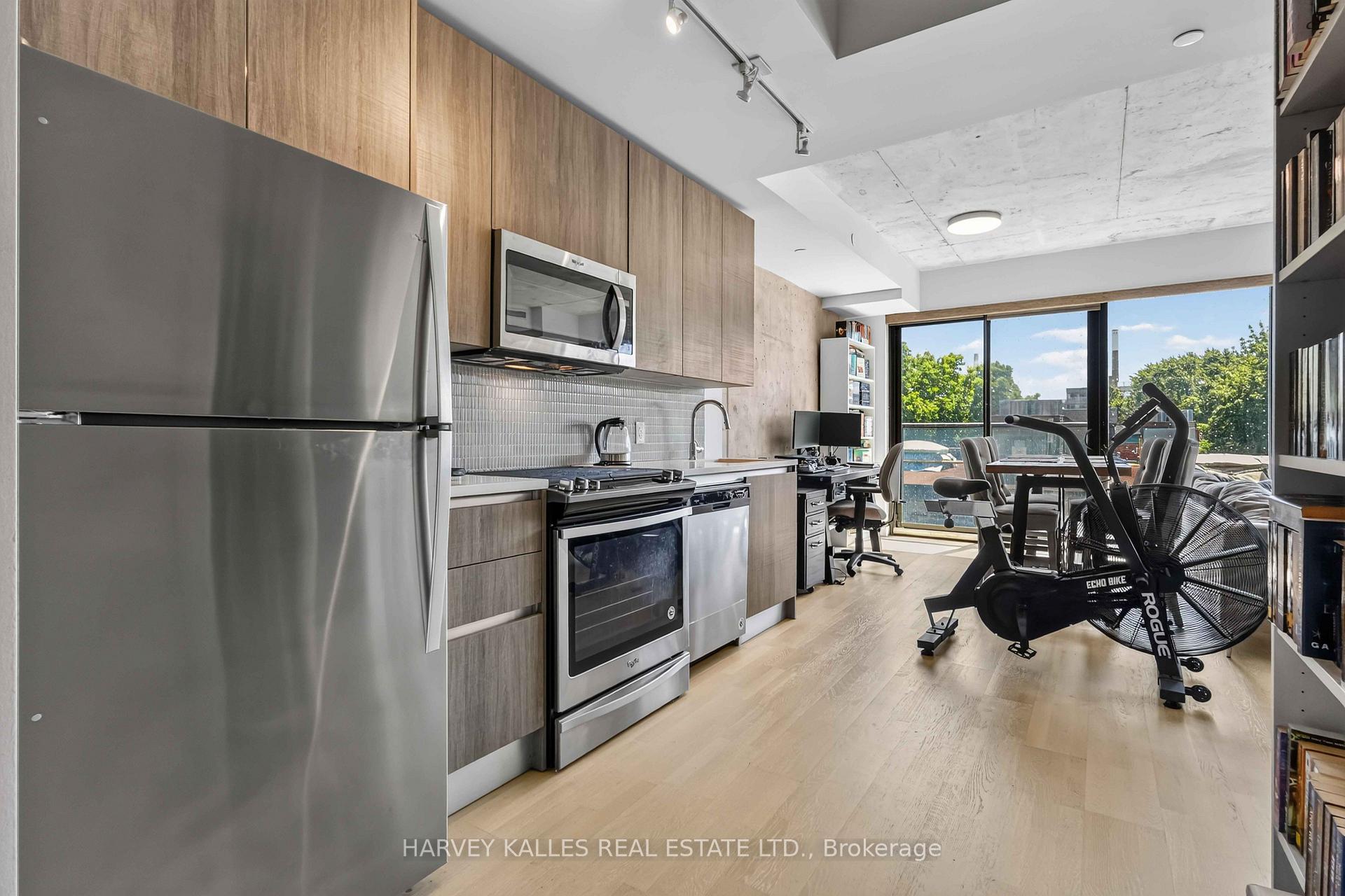 246 Logan Avenue 325, Toronto Unit: 325