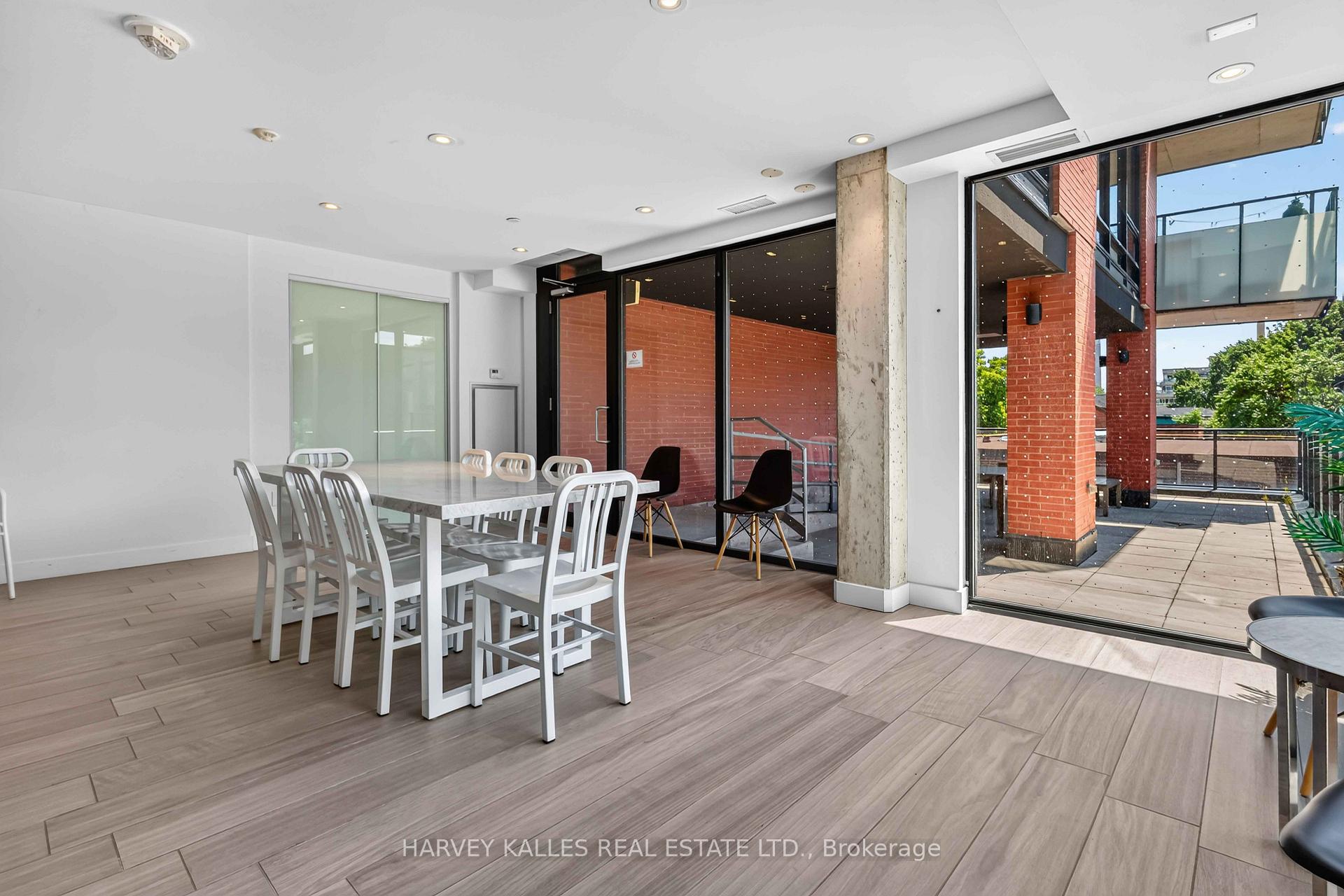 246 Logan Avenue 325, Toronto Unit: 325