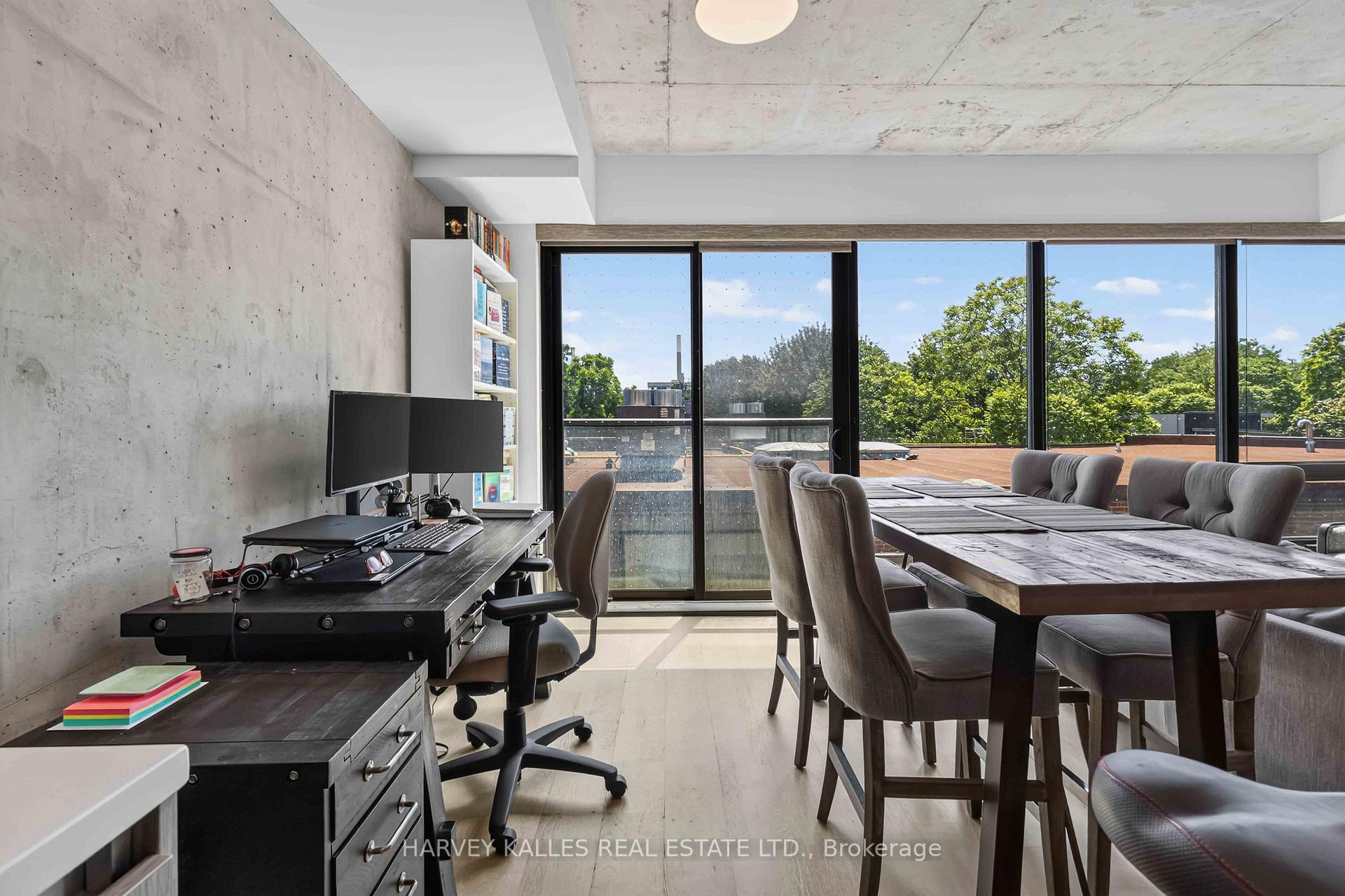 246 Logan Avenue 325, Toronto Unit: 325