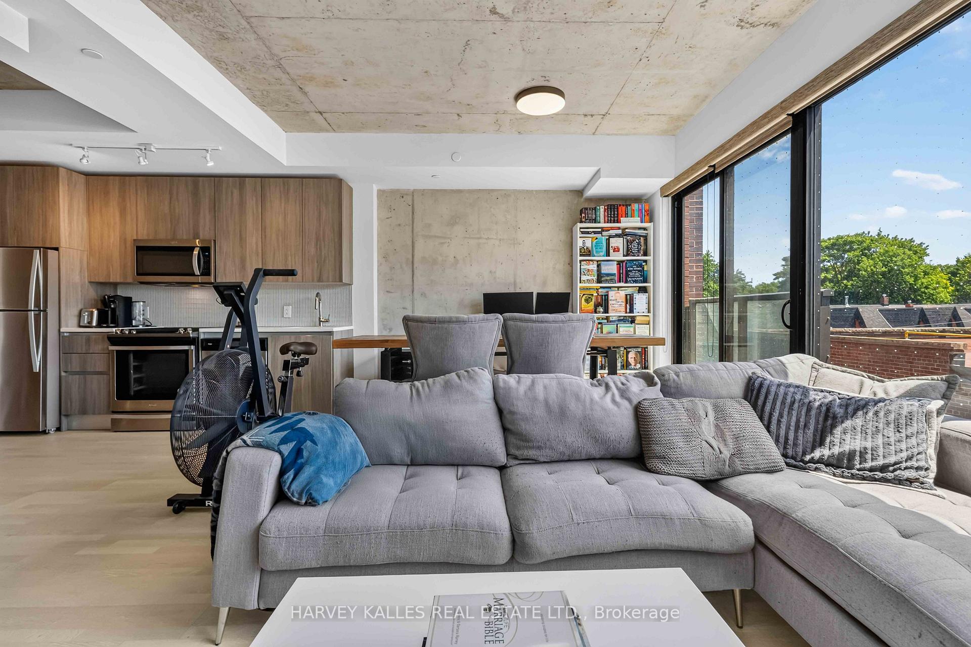 246 Logan Avenue 325, Toronto Unit: 325