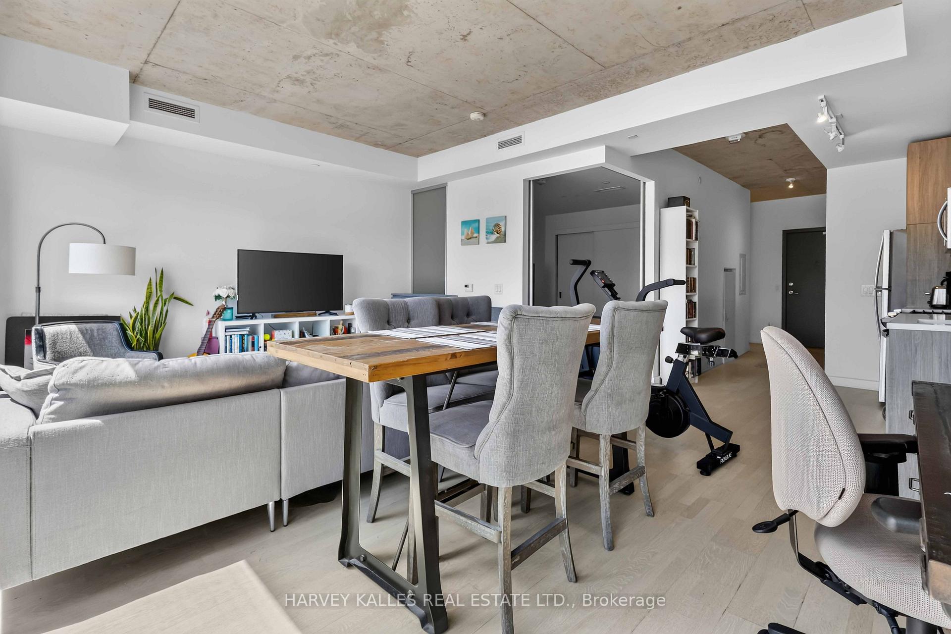 246 Logan Avenue 325, Toronto Unit: 325