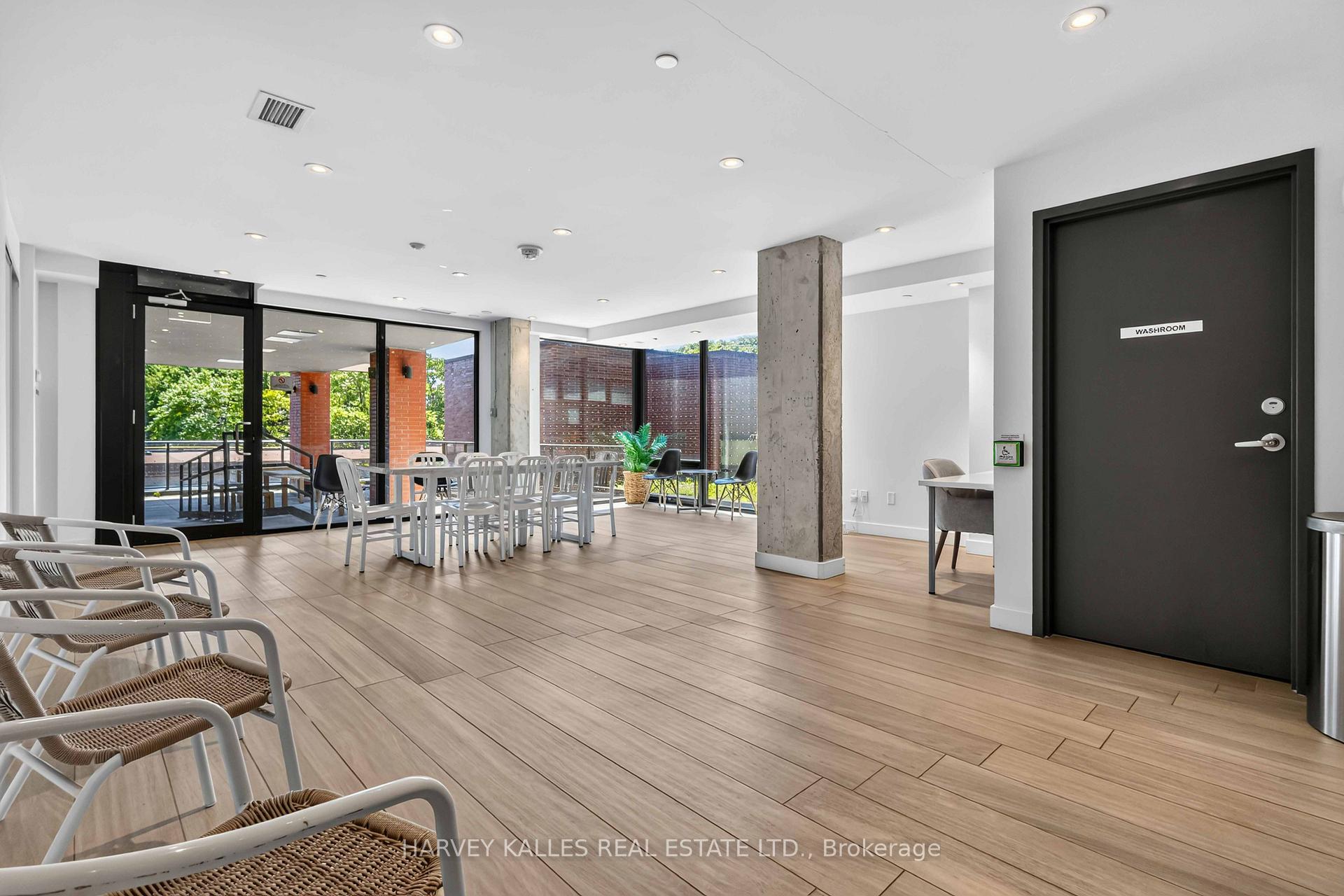 246 Logan Avenue 325, Toronto Unit: 325