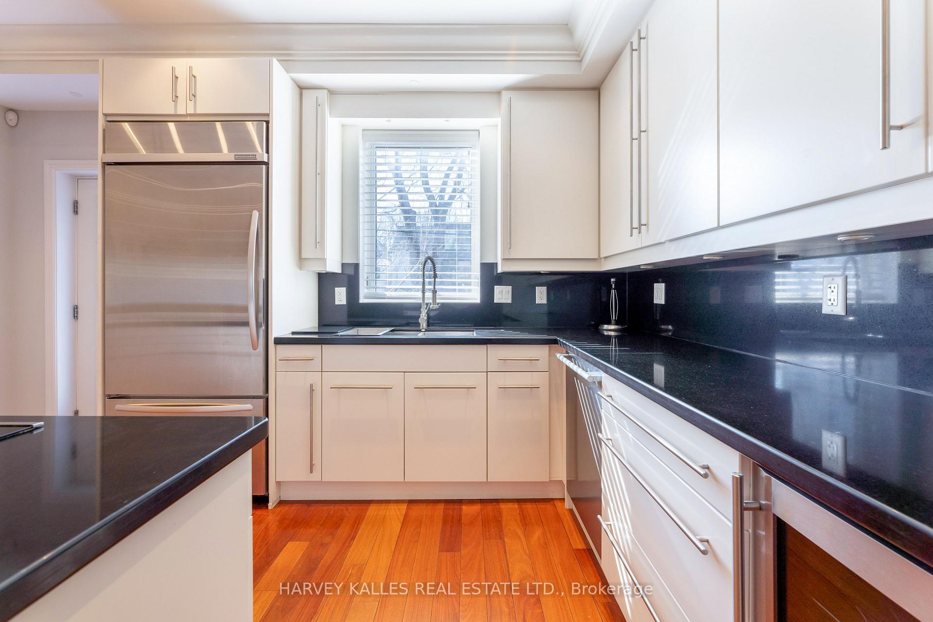 1107 Gerrard Street E, Toronto