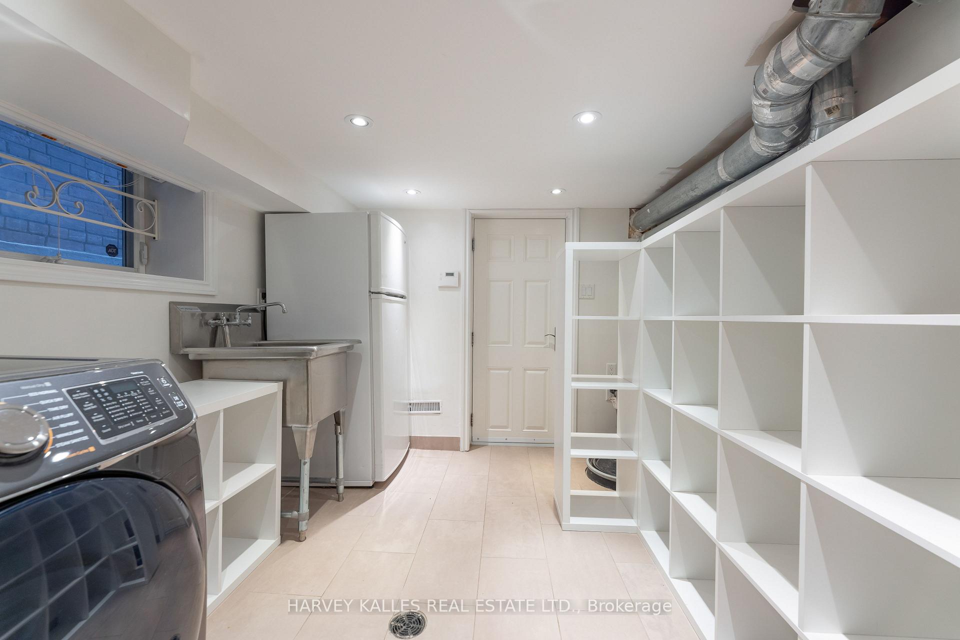 1107 Gerrard Street E, Toronto