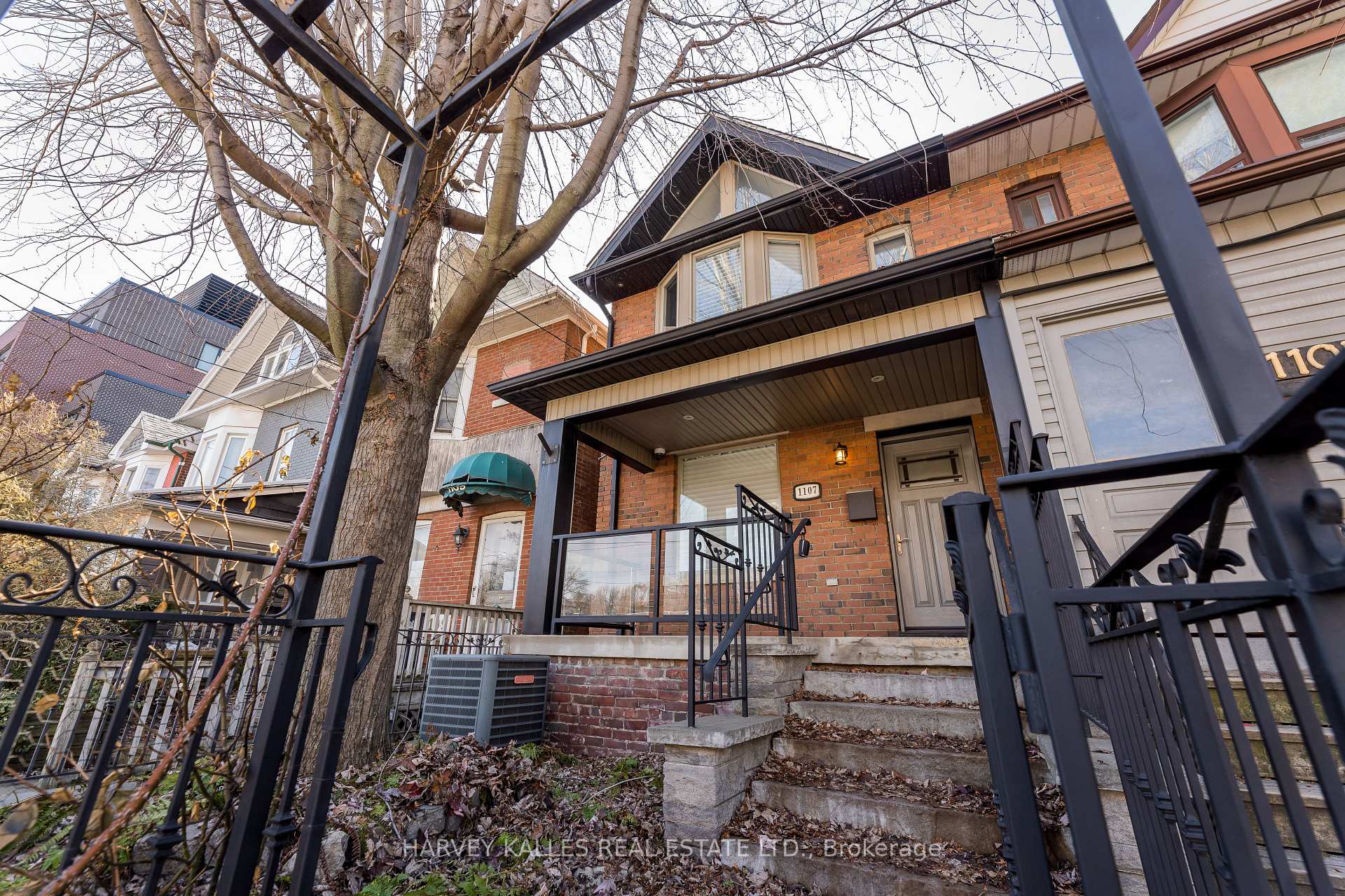 1107 Gerrard Street E, Toronto