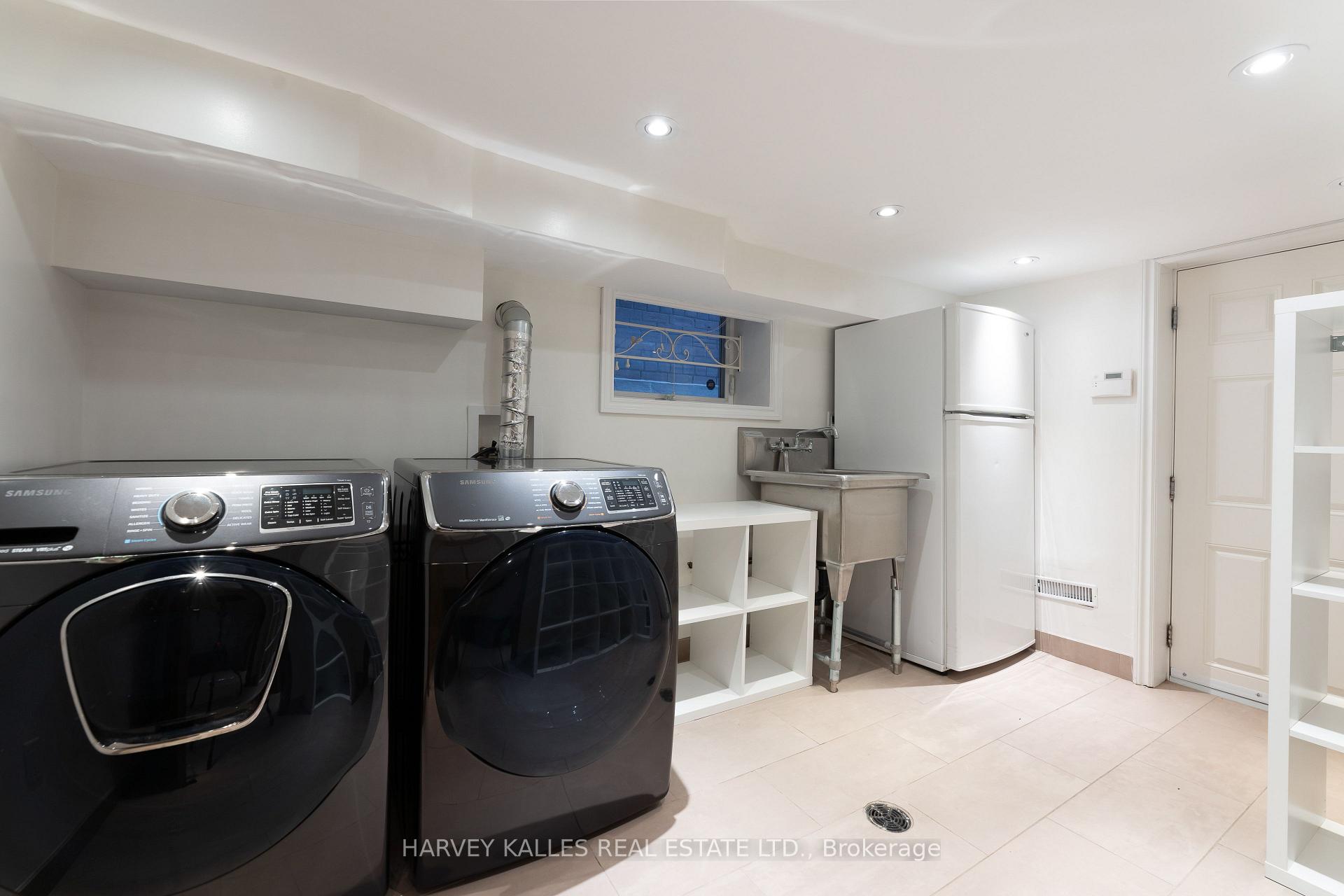 1107 Gerrard Street E, Toronto