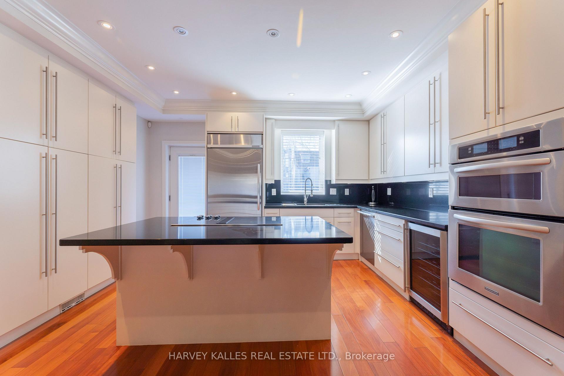 1107 Gerrard Street E, Toronto