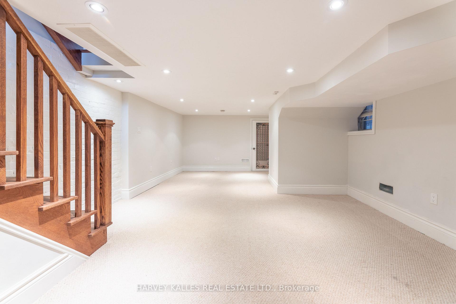 1107 Gerrard Street E, Toronto