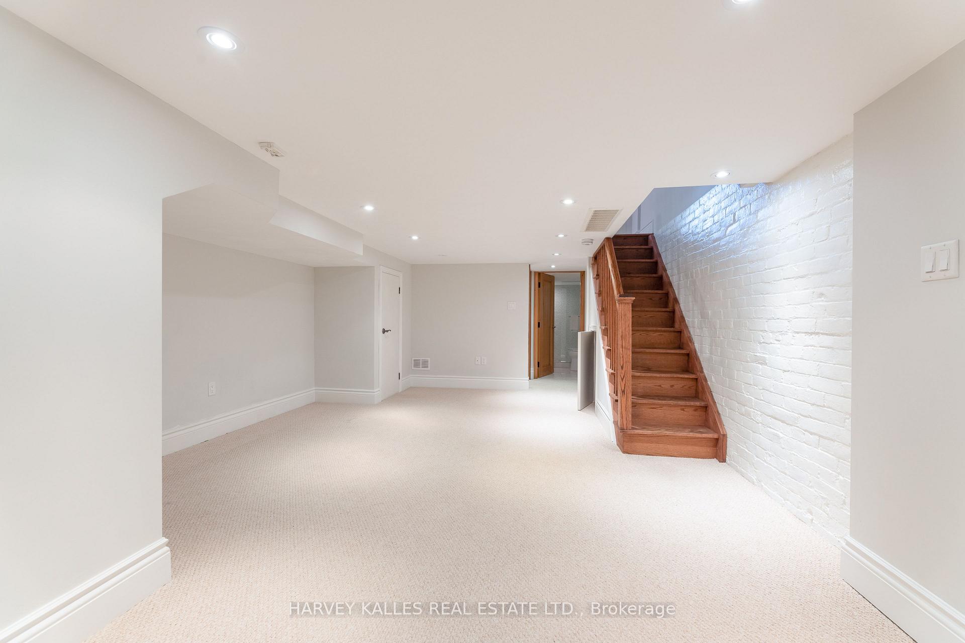1107 Gerrard Street E, Toronto