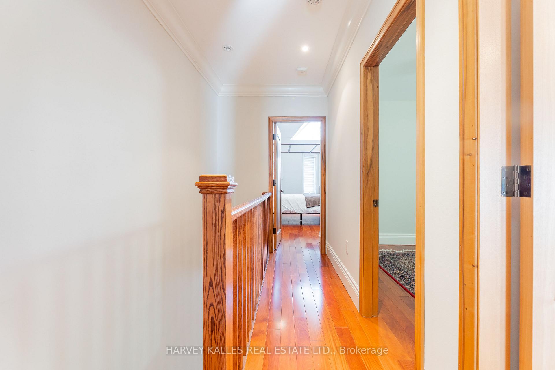 1107 Gerrard Street E, Toronto