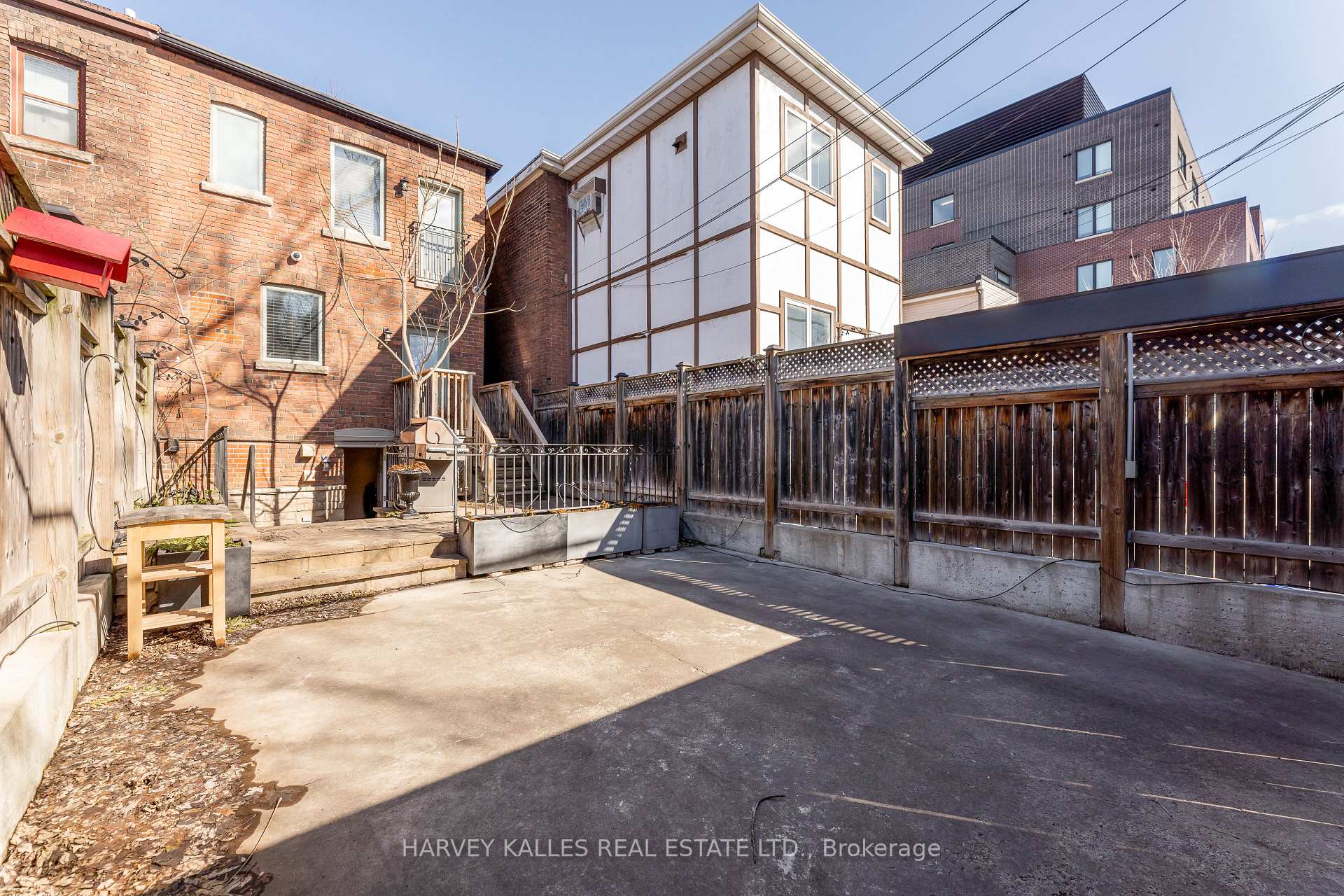1107 Gerrard Street E, Toronto