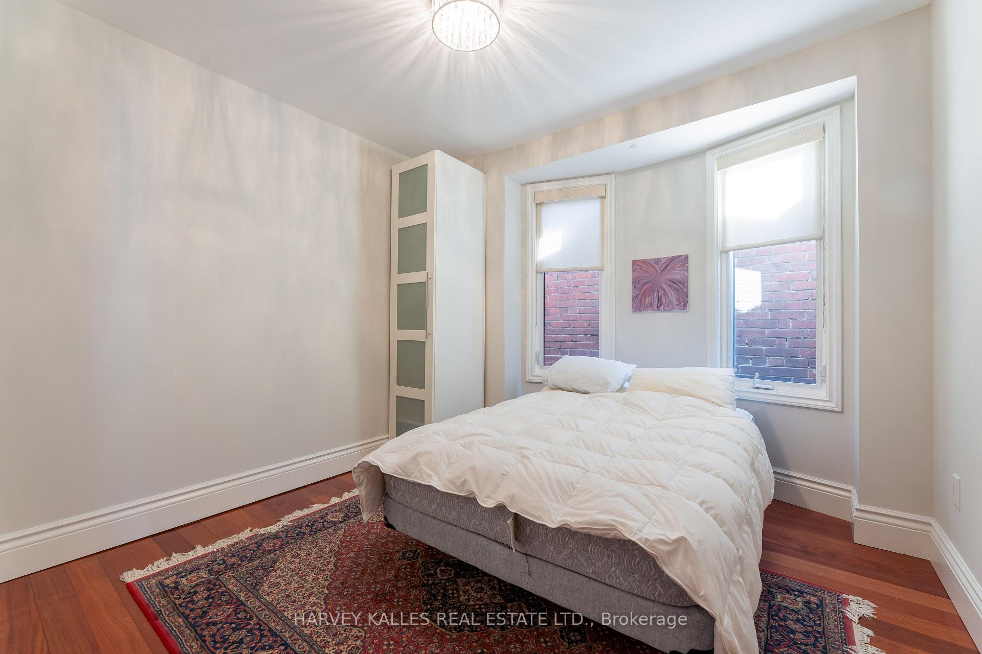 1107 Gerrard Street E, Toronto
