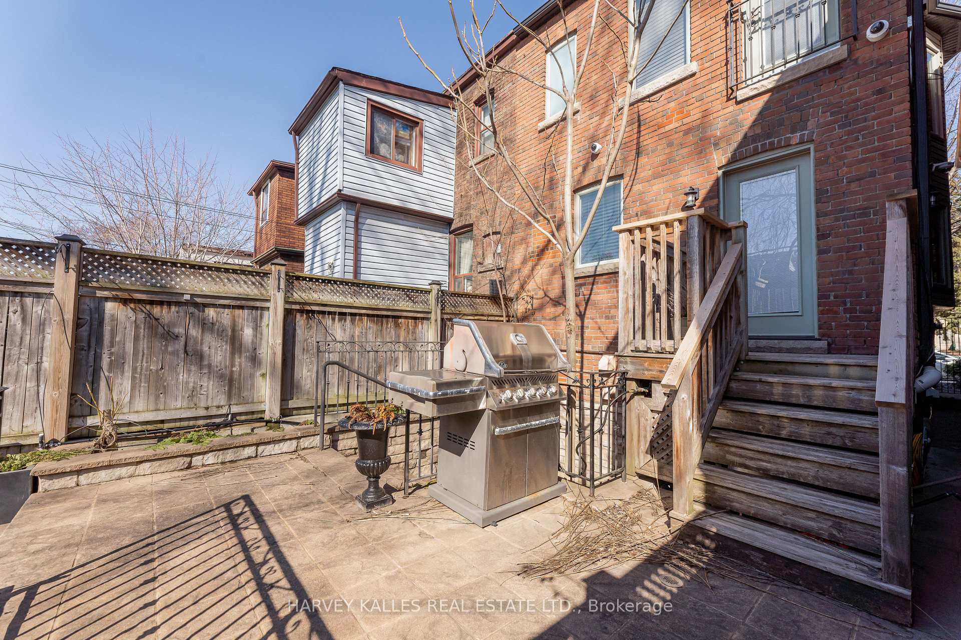 1107 Gerrard Street E, Toronto