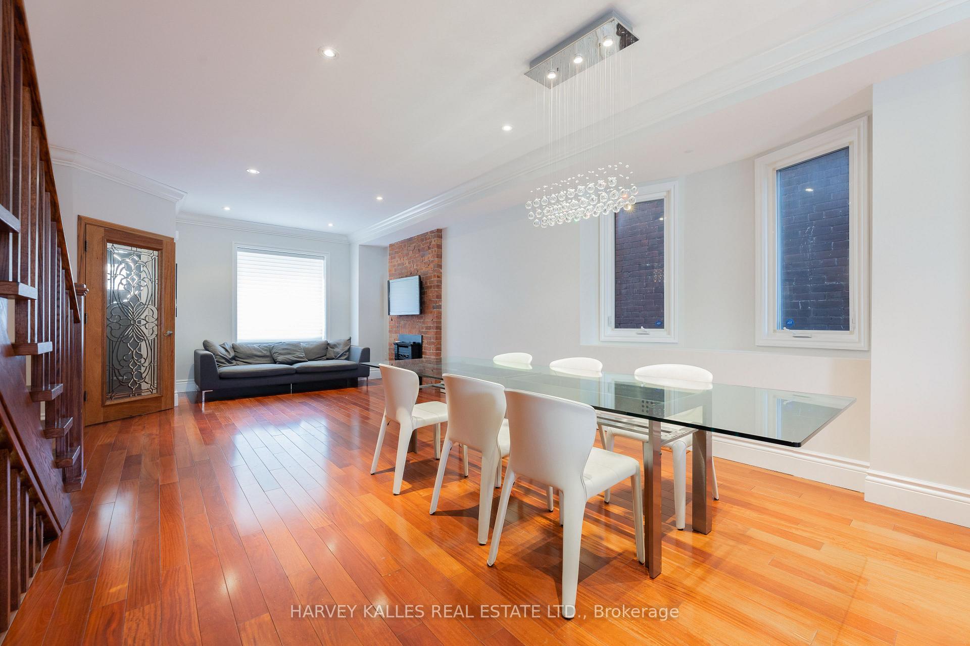 1107 Gerrard Street E, Toronto