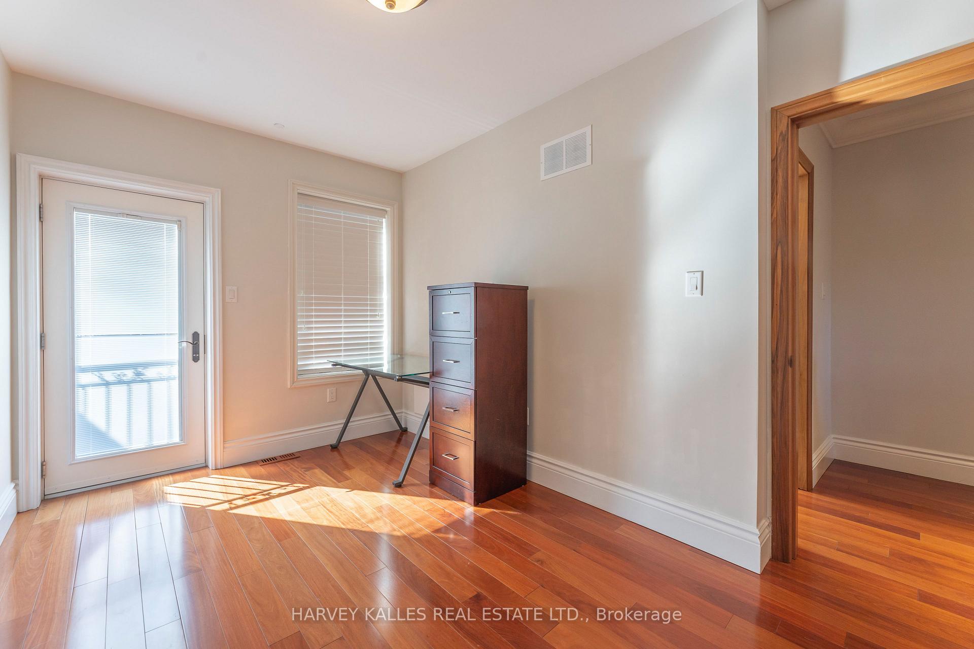 1107 Gerrard Street E, Toronto
