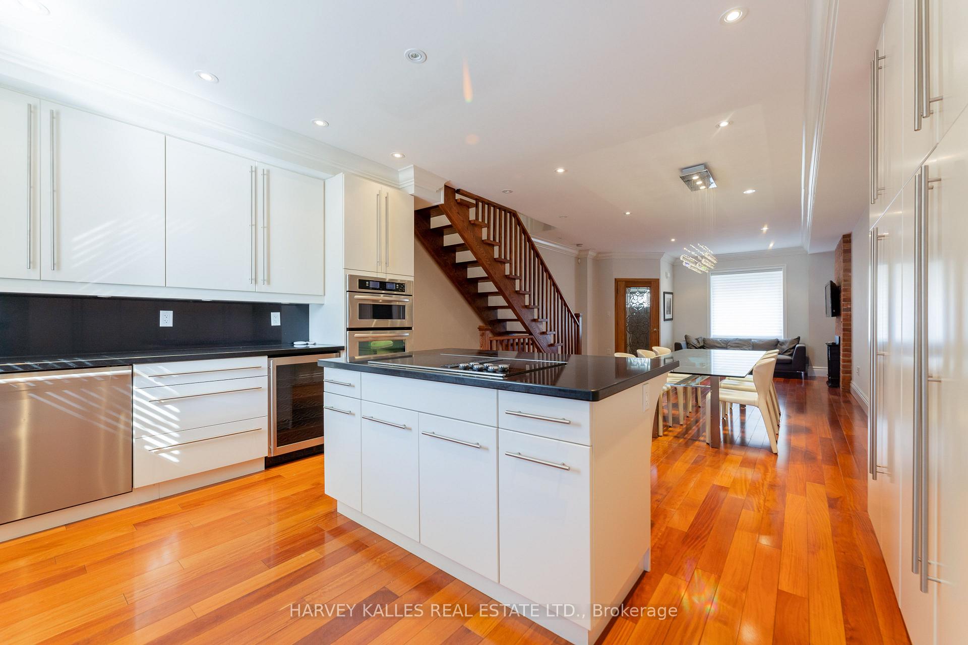 1107 Gerrard Street E, Toronto