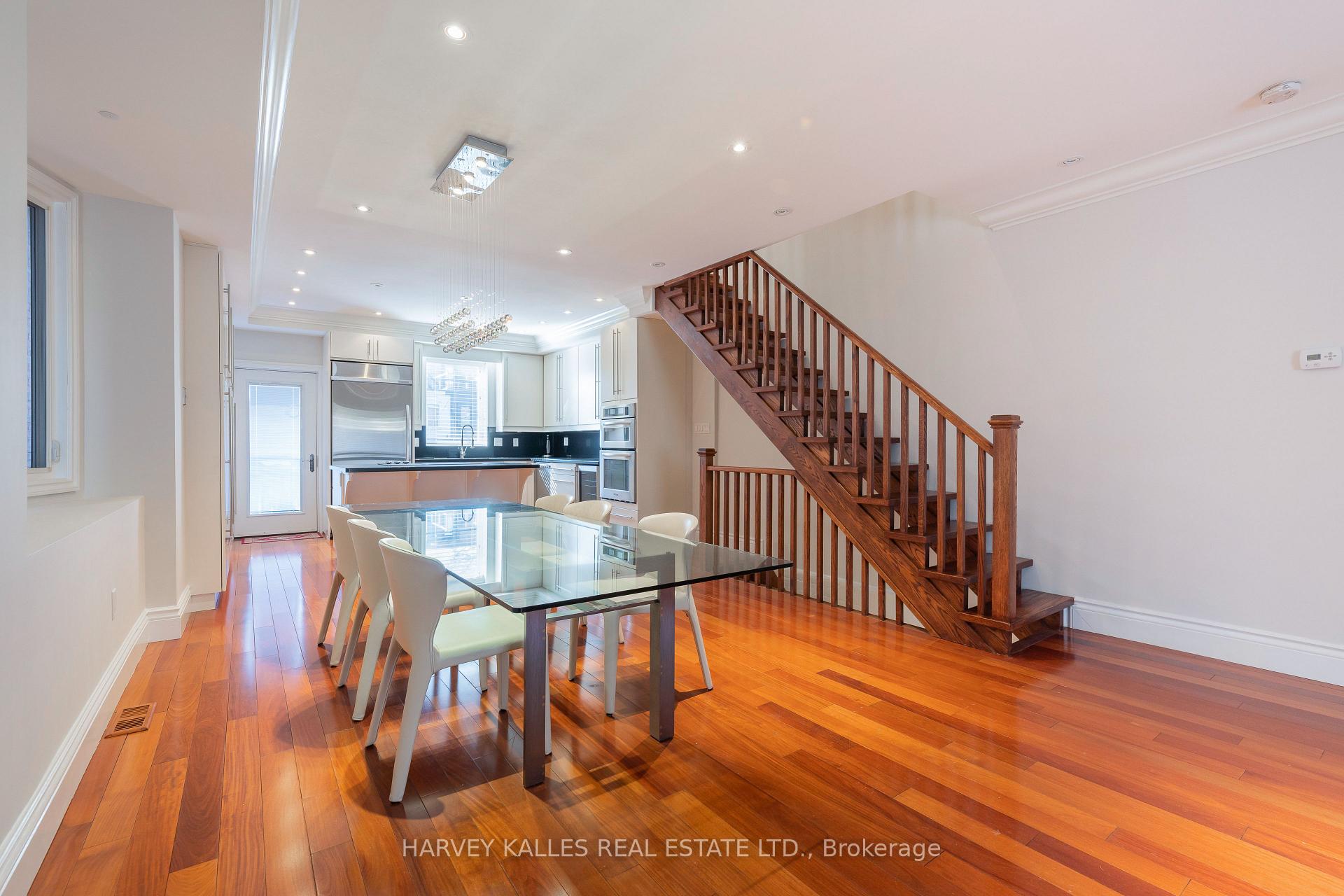 1107 Gerrard Street E, Toronto