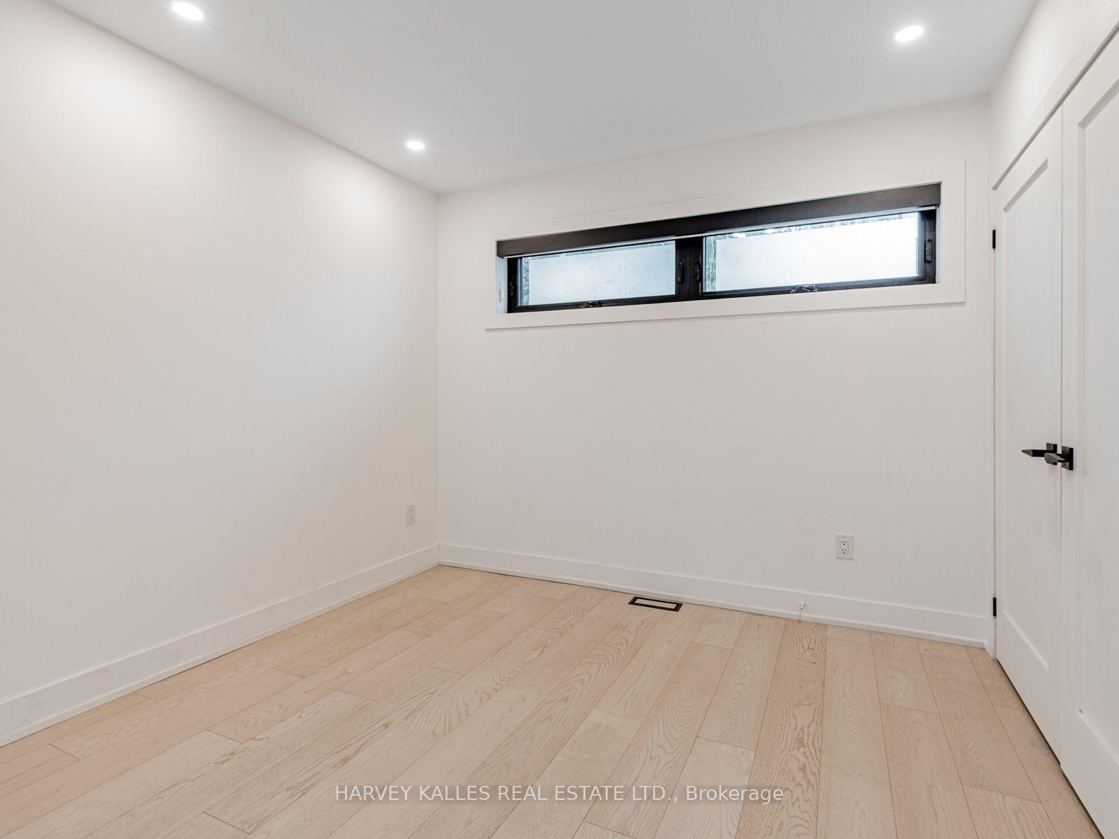 20 Leslie Garden Lane 2nd Flr, Toronto Unit: 2nd Flr