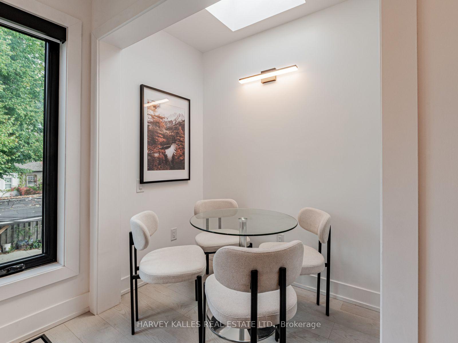 20 Leslie Garden Lane 2nd Flr, Toronto Unit: 2nd Flr