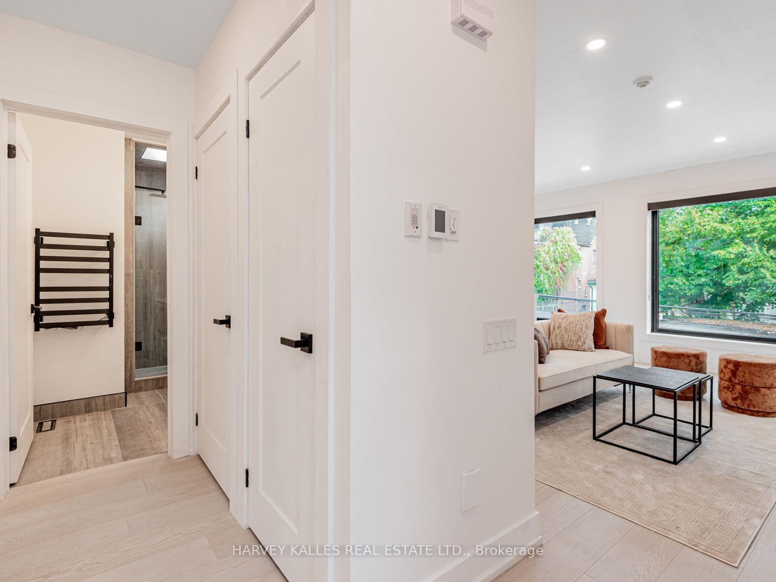 20 Leslie Garden Lane 2nd Flr, Toronto Unit: 2nd Flr