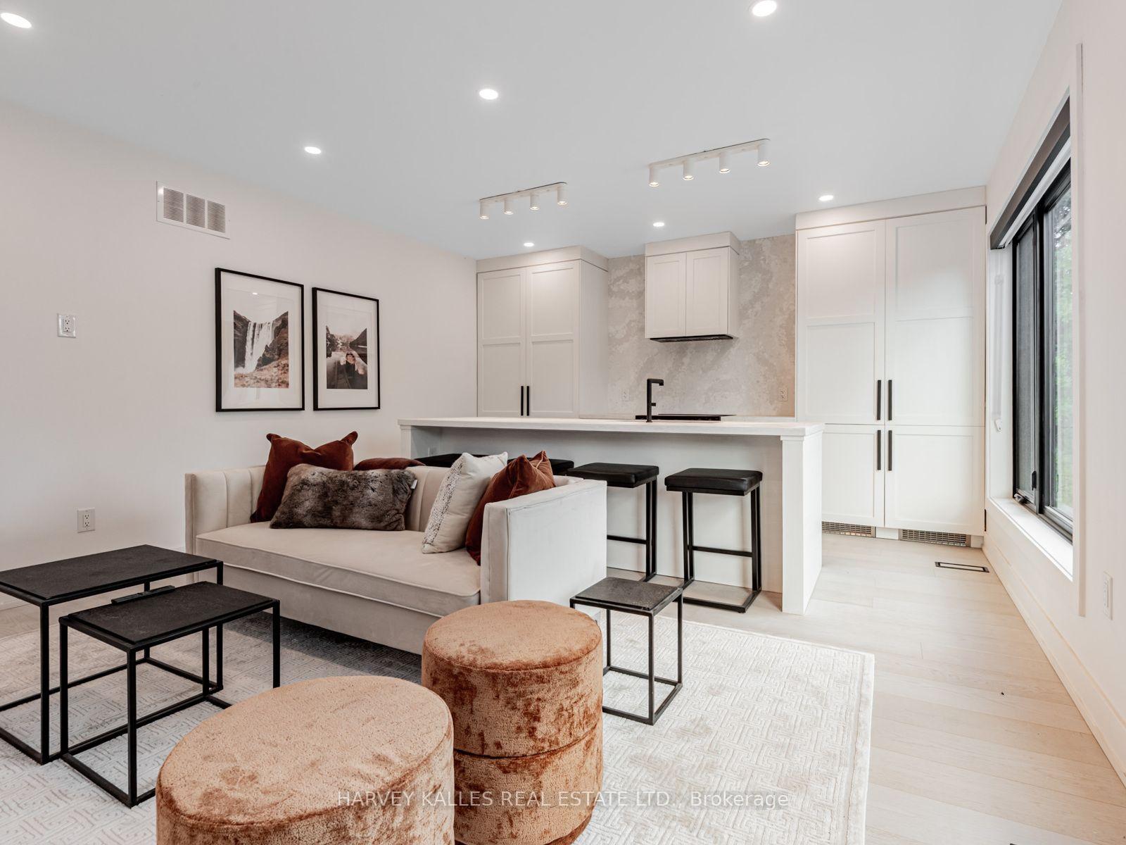 20 Leslie Garden Lane 2nd Flr, Toronto Unit: 2nd Flr