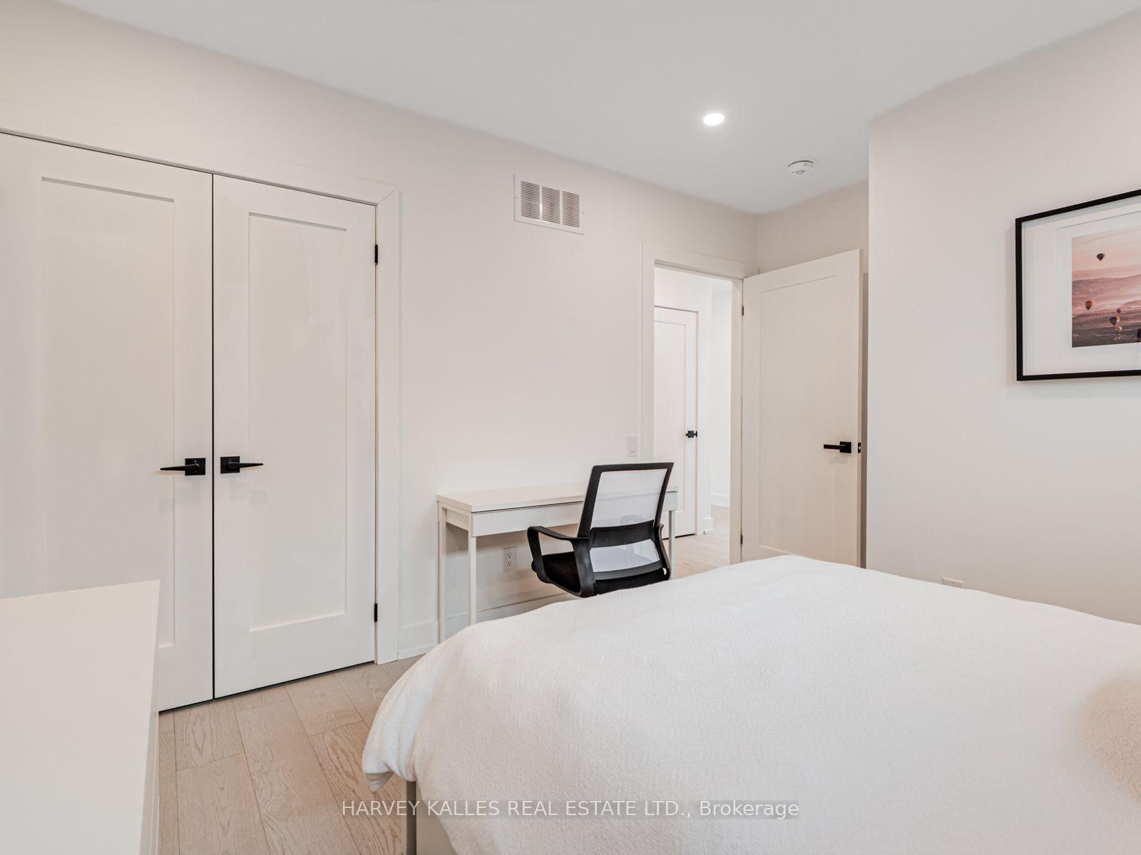 20 Leslie Garden Lane 2nd Flr, Toronto Unit: 2nd Flr