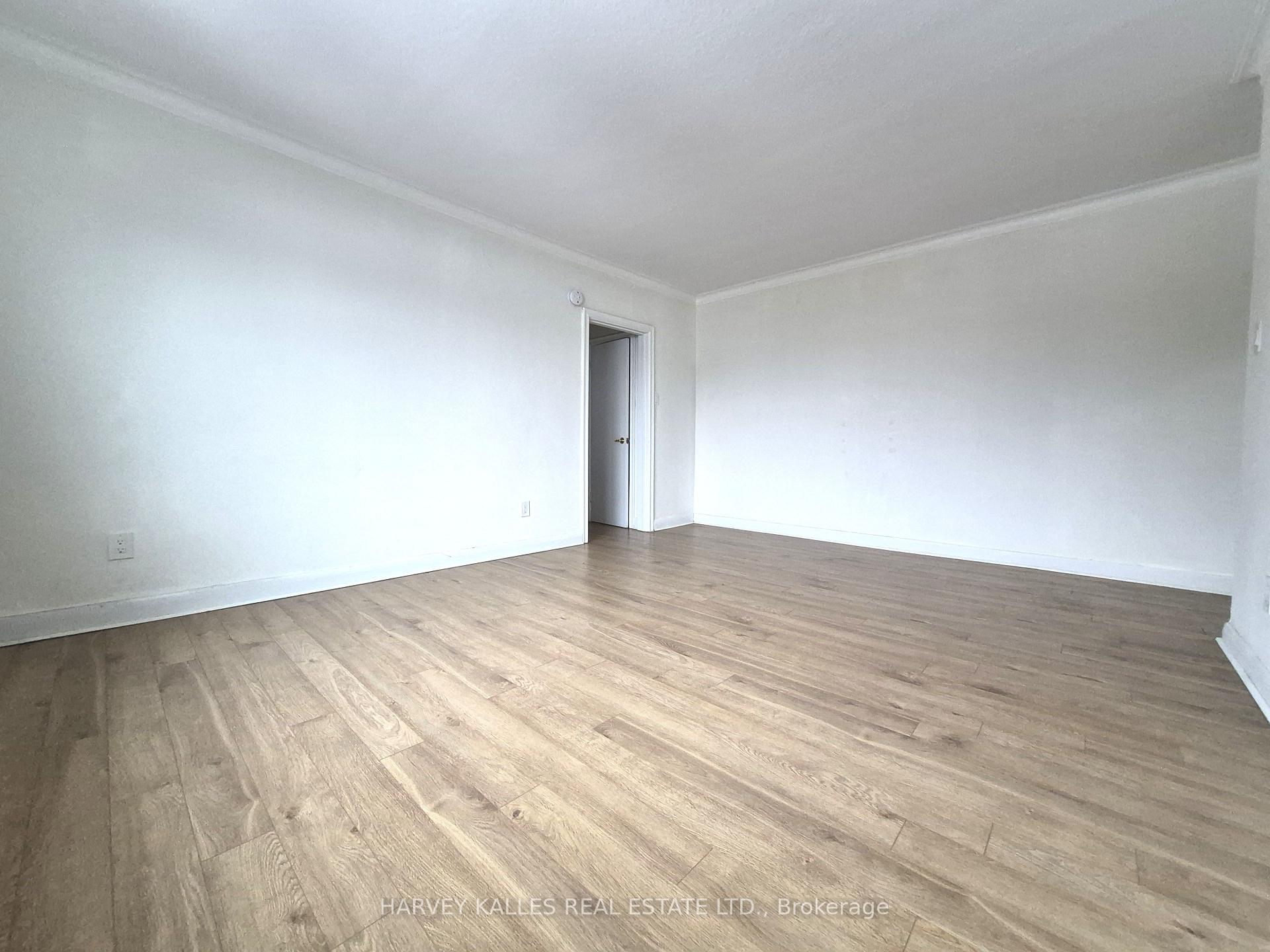 2905 St Clair Avenue E 8, Toronto Unit: 8