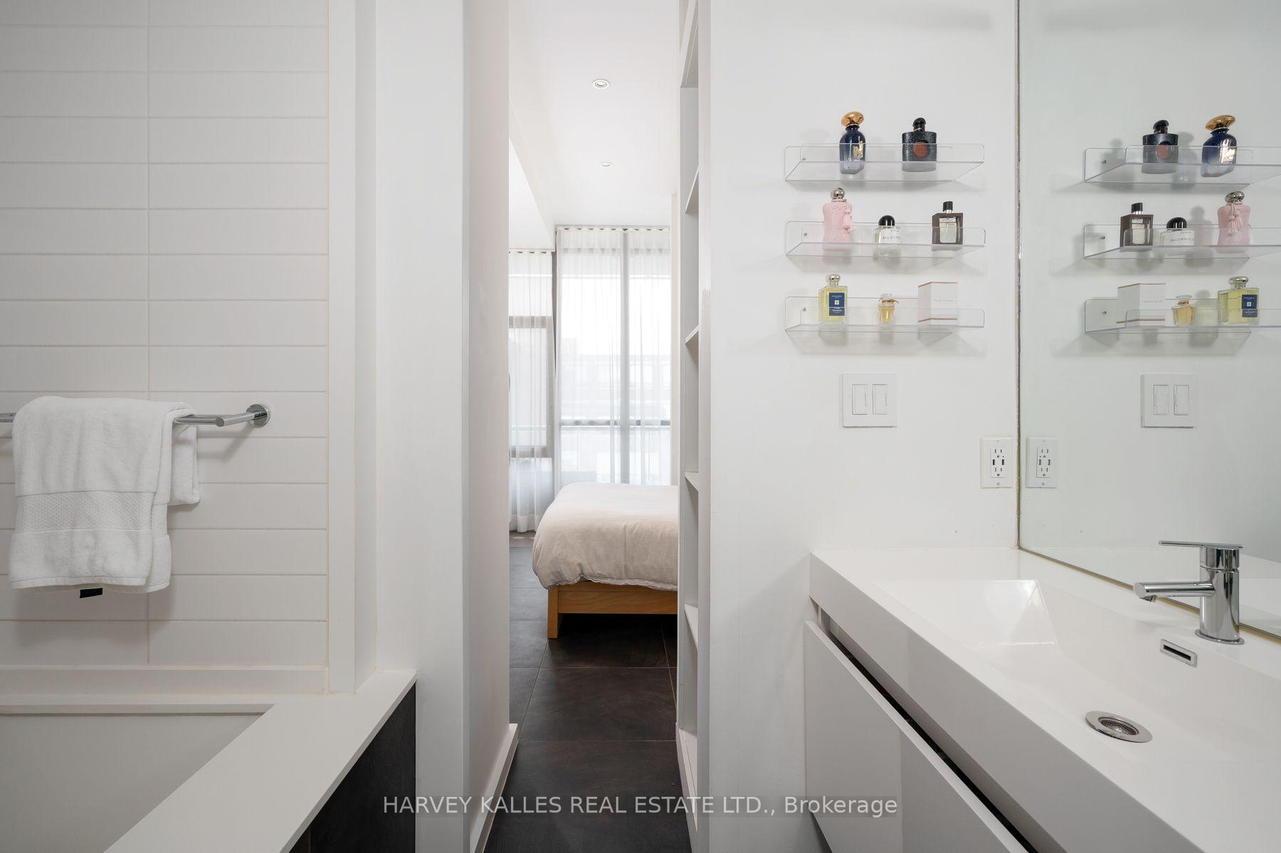 625 Queen Street E 410, Toronto Unit: 410